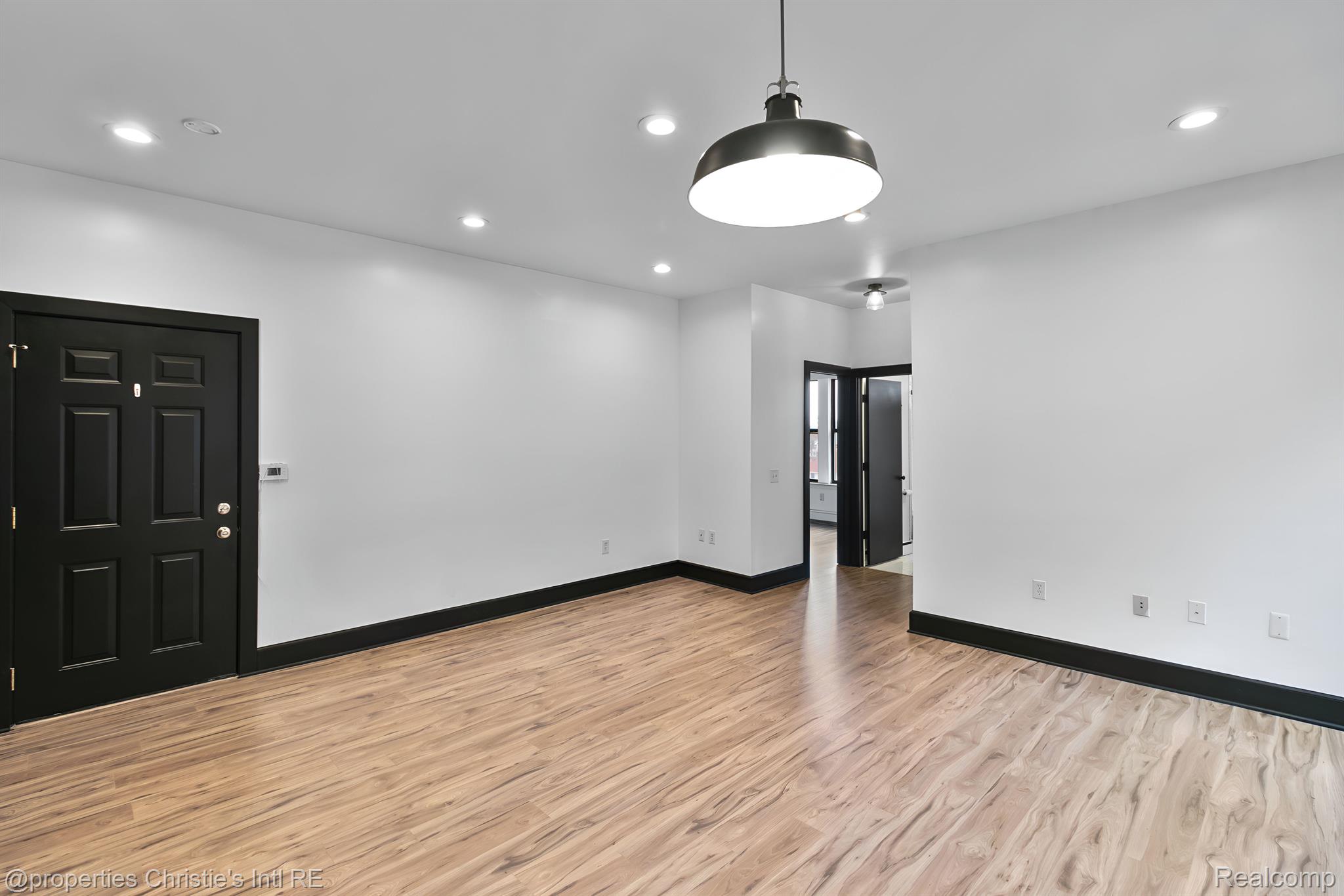 120 SEWARD Street Unit: 407