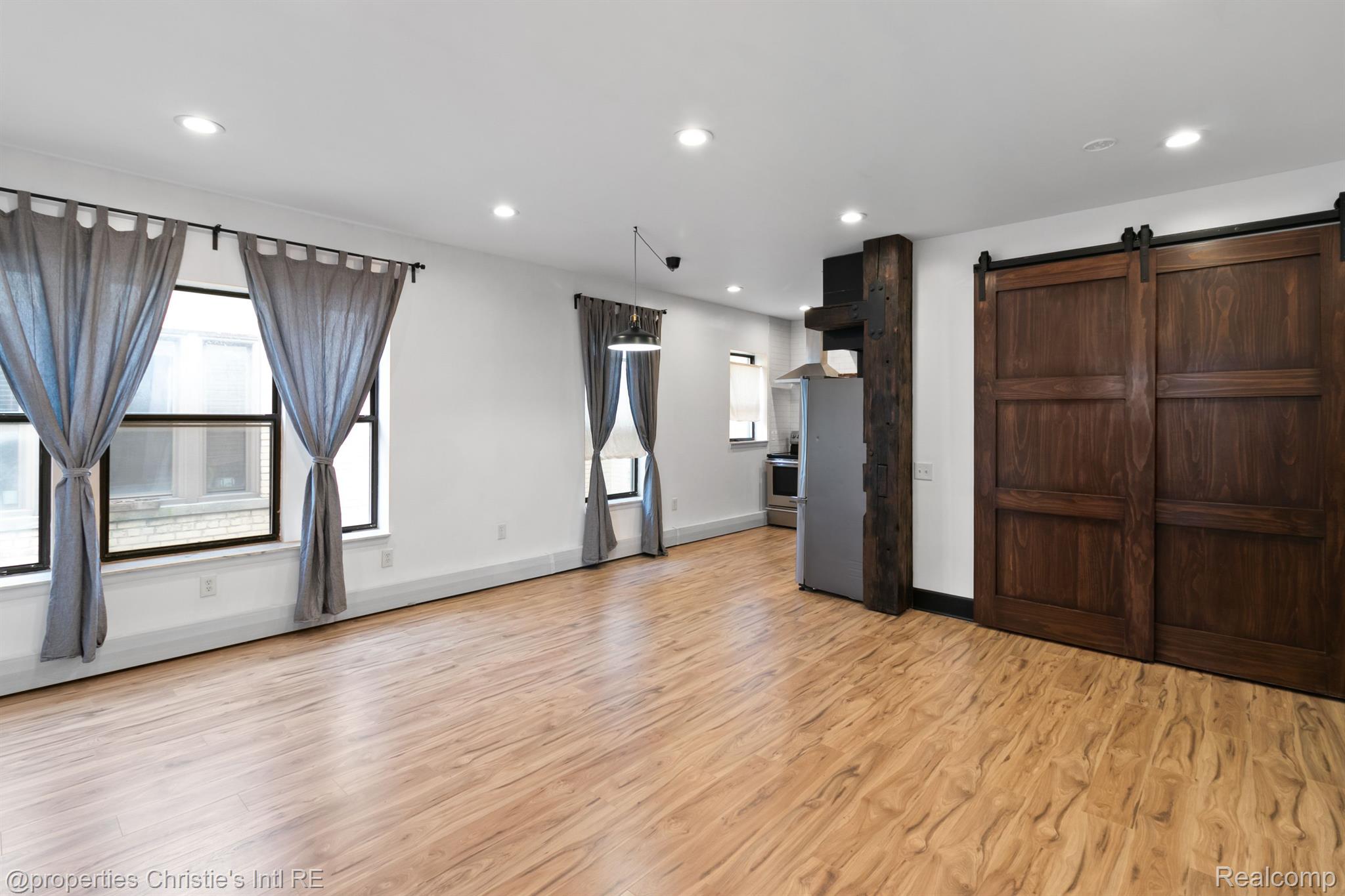 120 SEWARD Street Unit: 407
