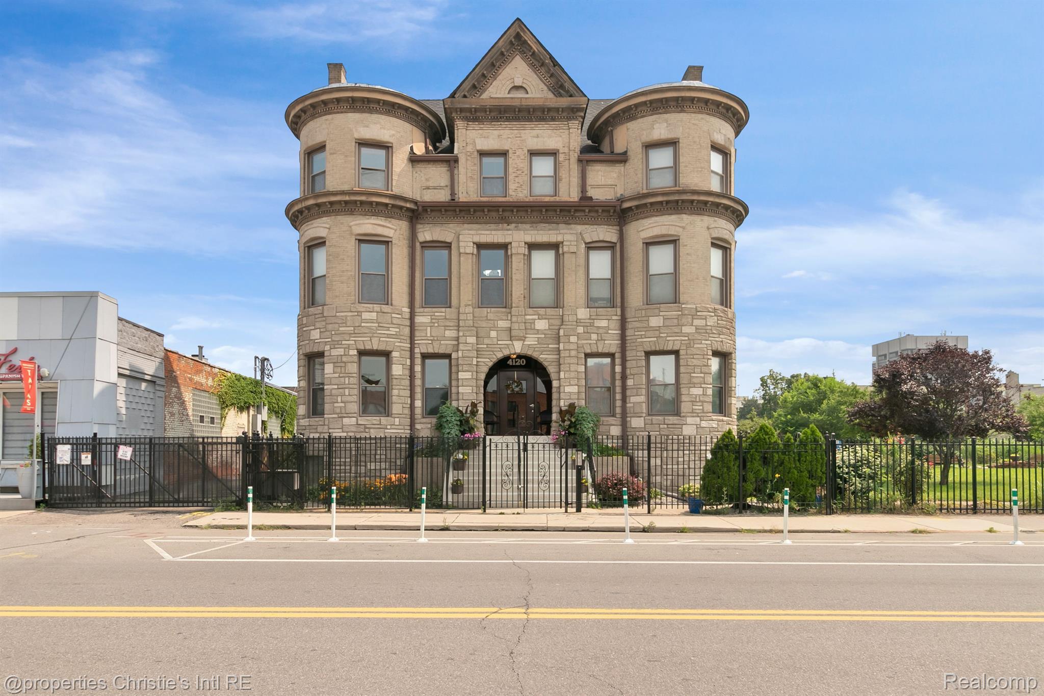 4120 CASS Avenue 2