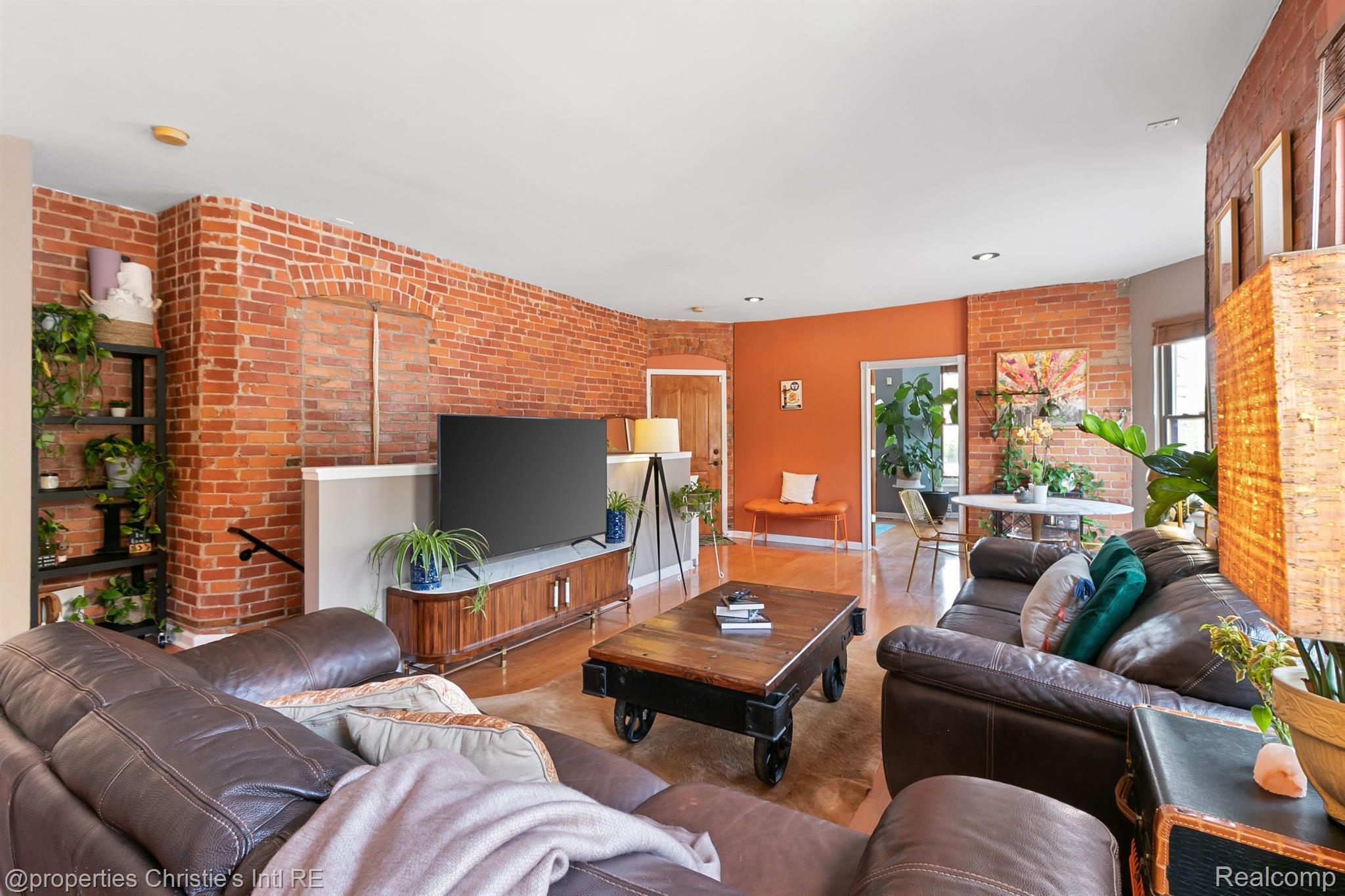 4120 CASS Avenue 2