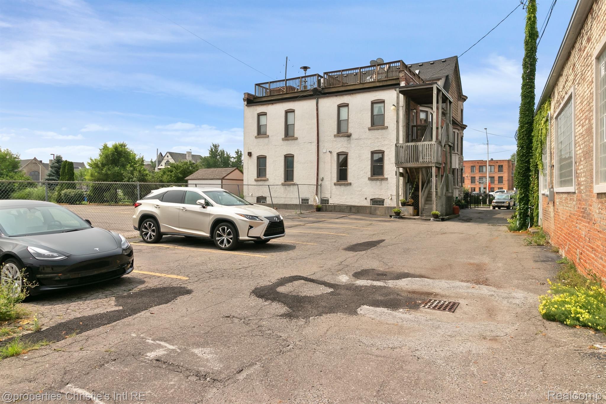 4120 CASS Avenue 2