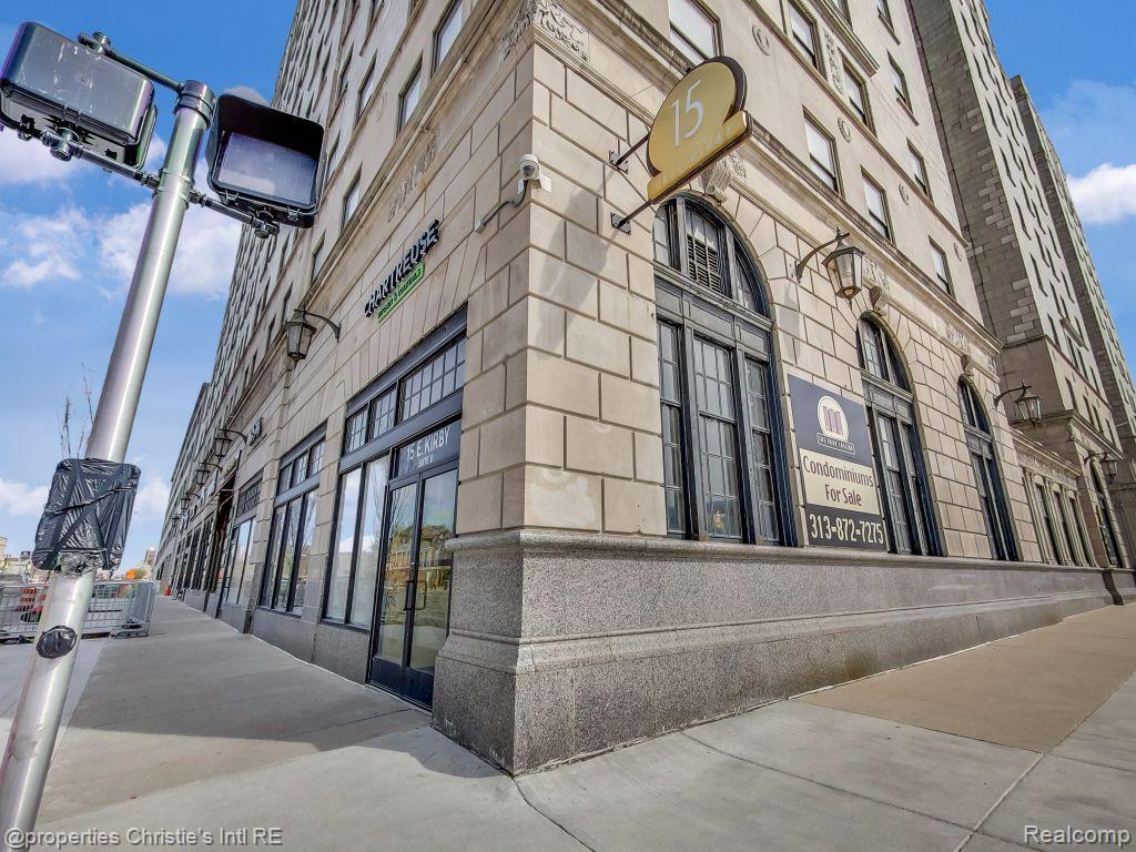 15 E KIRBY Street 404