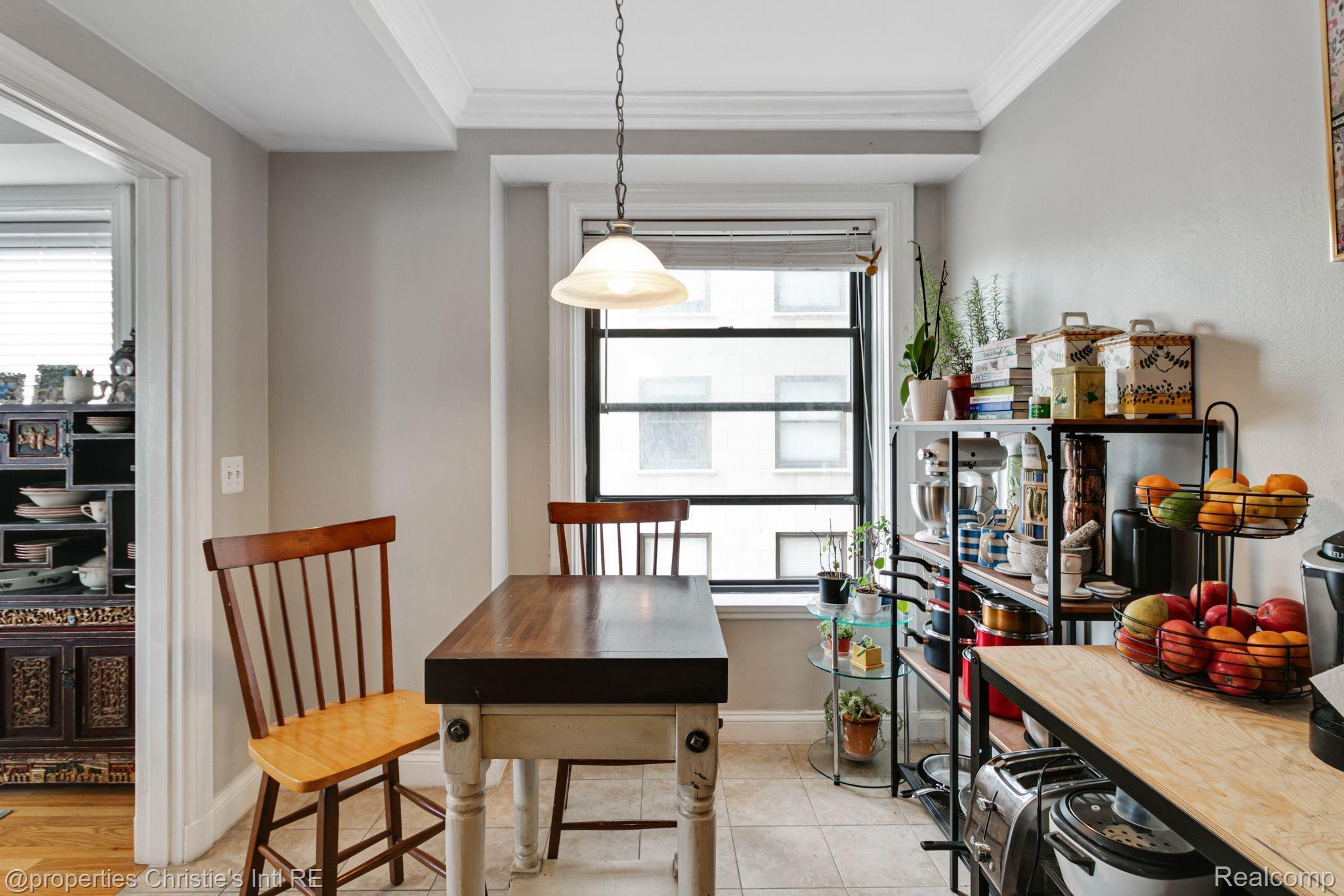 15 E KIRBY Street 404