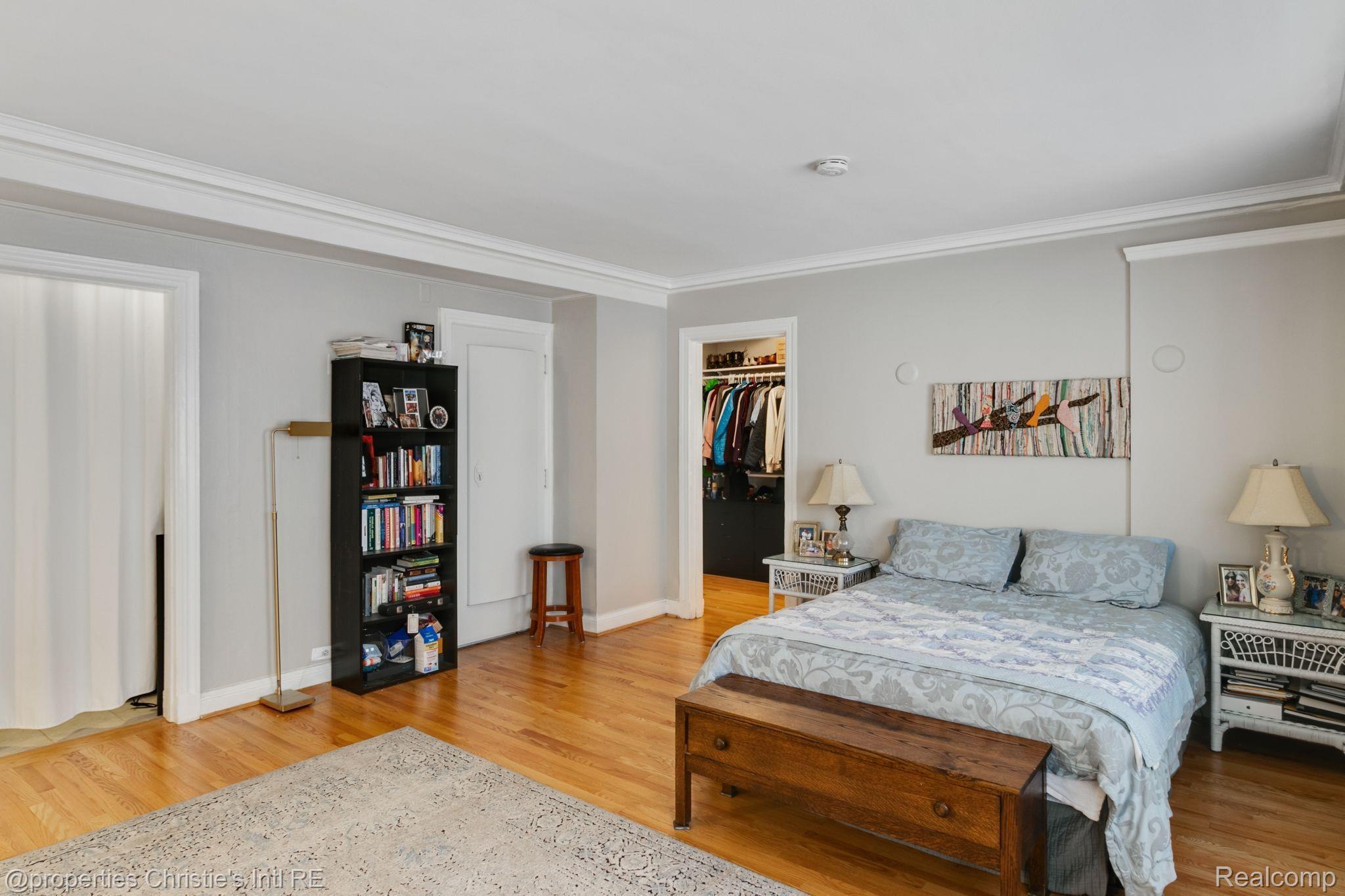 15 E KIRBY Street 404