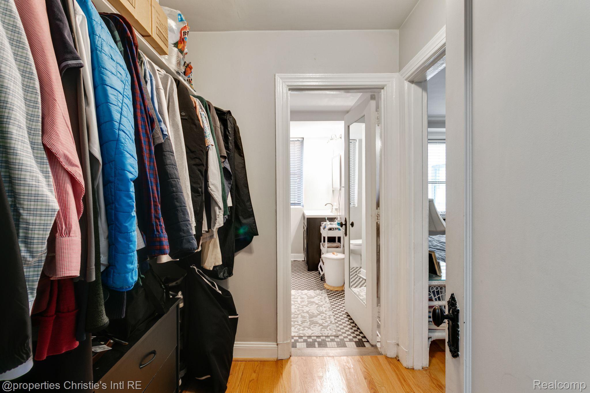 15 E KIRBY Street 404