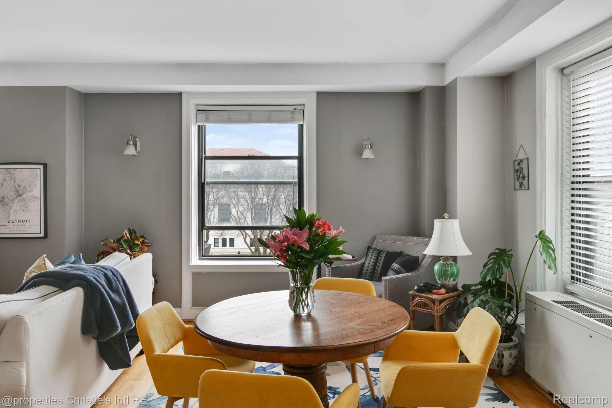 15 E KIRBY Street 404