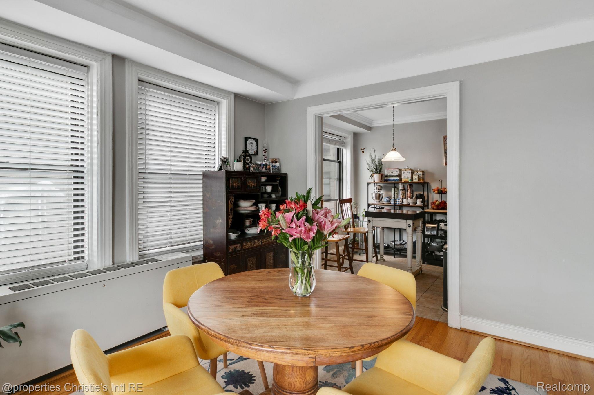 15 E KIRBY Street 404