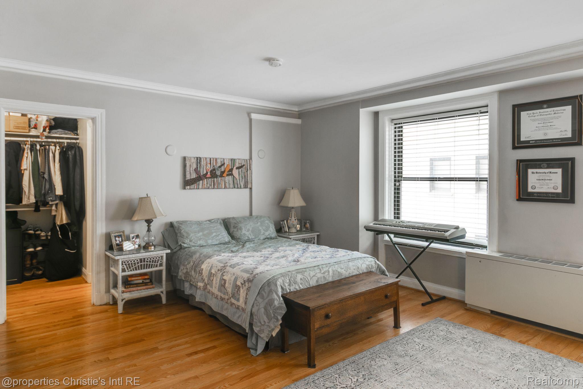 15 E KIRBY Street 404