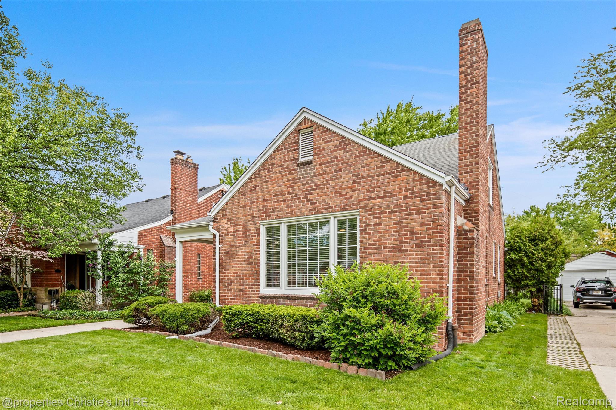 1922 MANCHESTER Boulevard