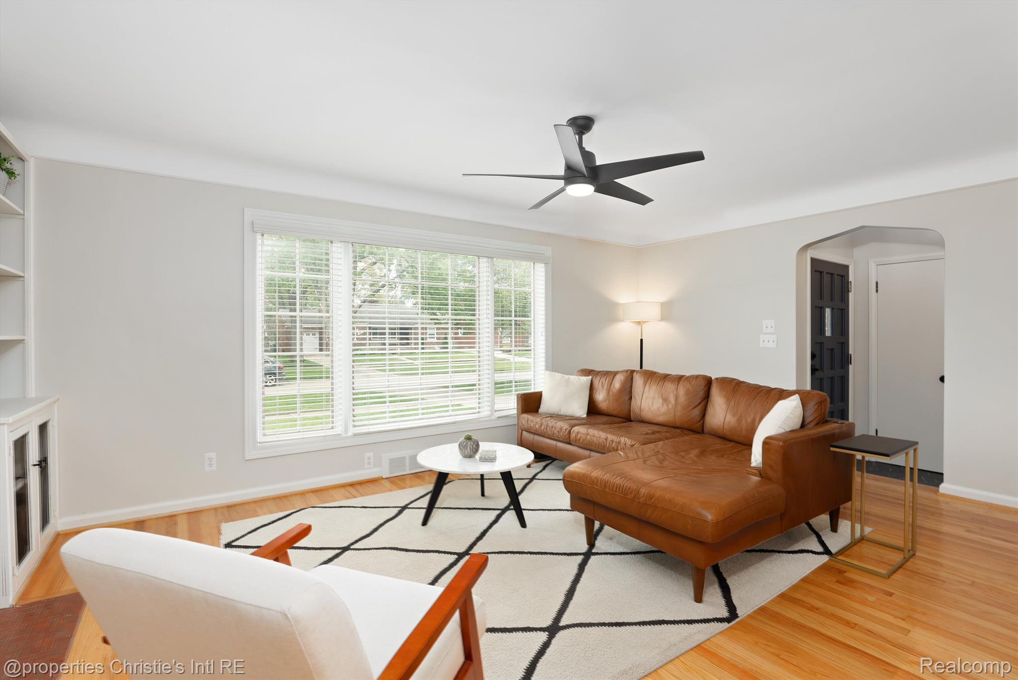 1922 MANCHESTER Boulevard
