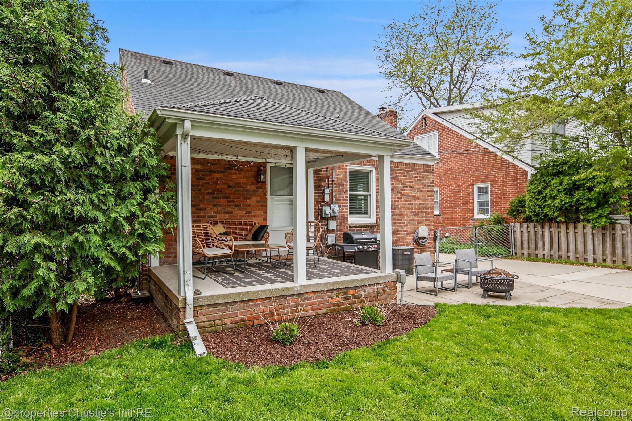 1922 MANCHESTER Boulevard