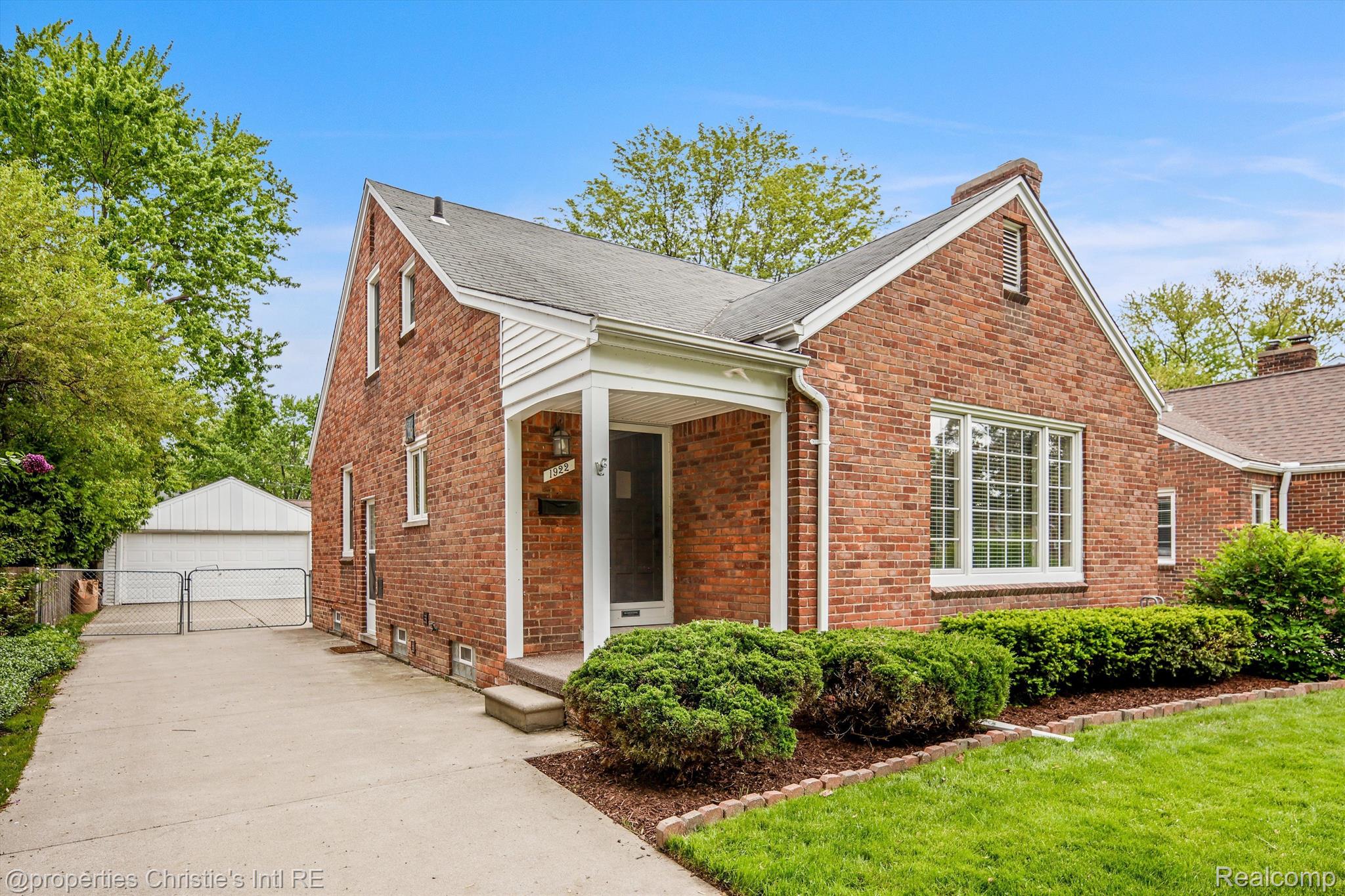 1922 MANCHESTER Boulevard