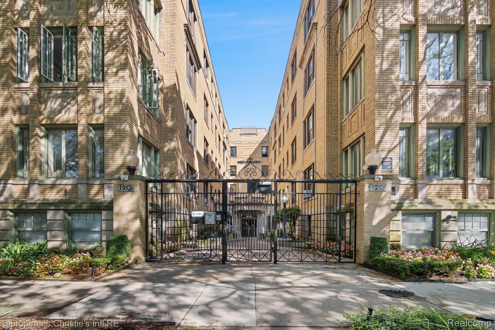 120 SEWARD Street 25-211