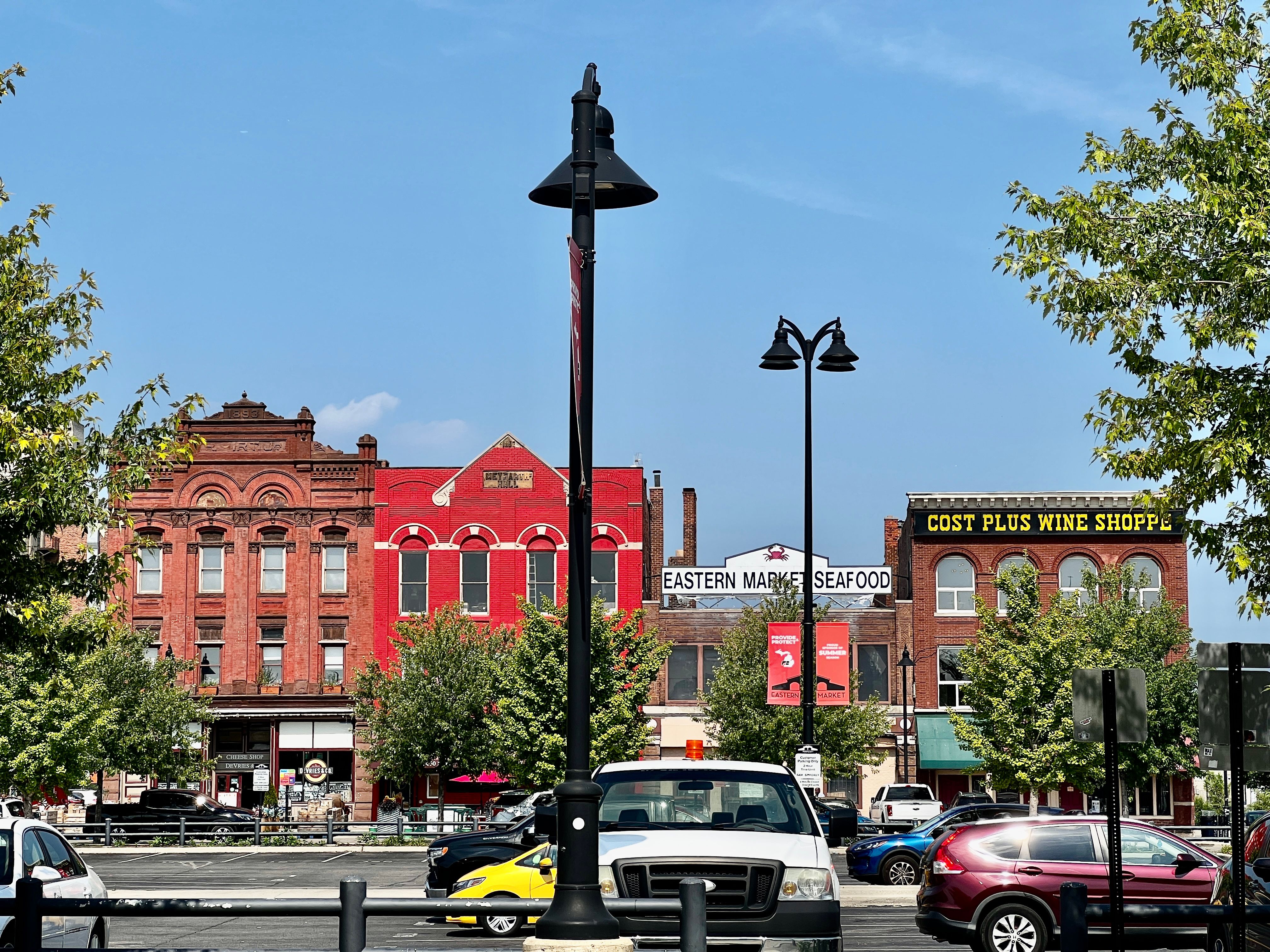 3434 RUSSELL Street 27-207