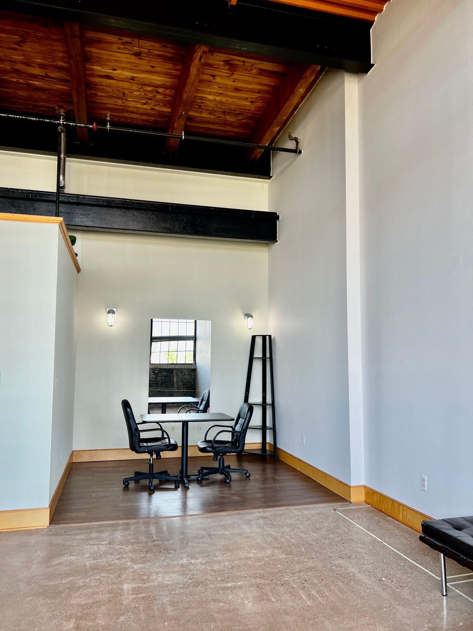 3434 RUSSELL Street 27-207