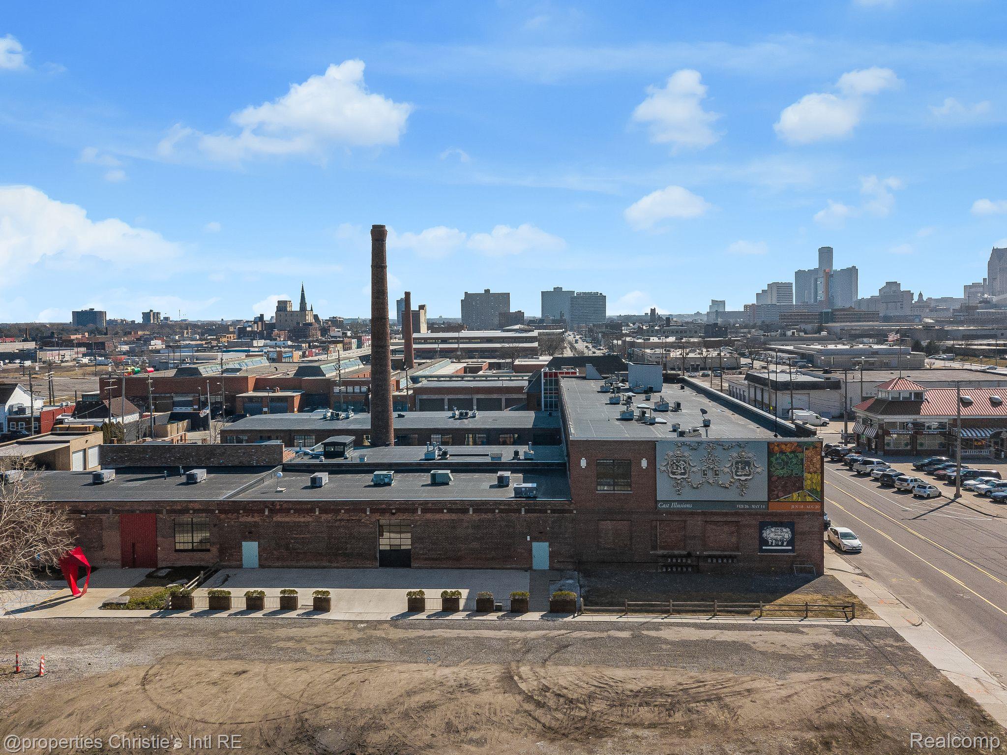 3434 RUSSELL Street 27-207