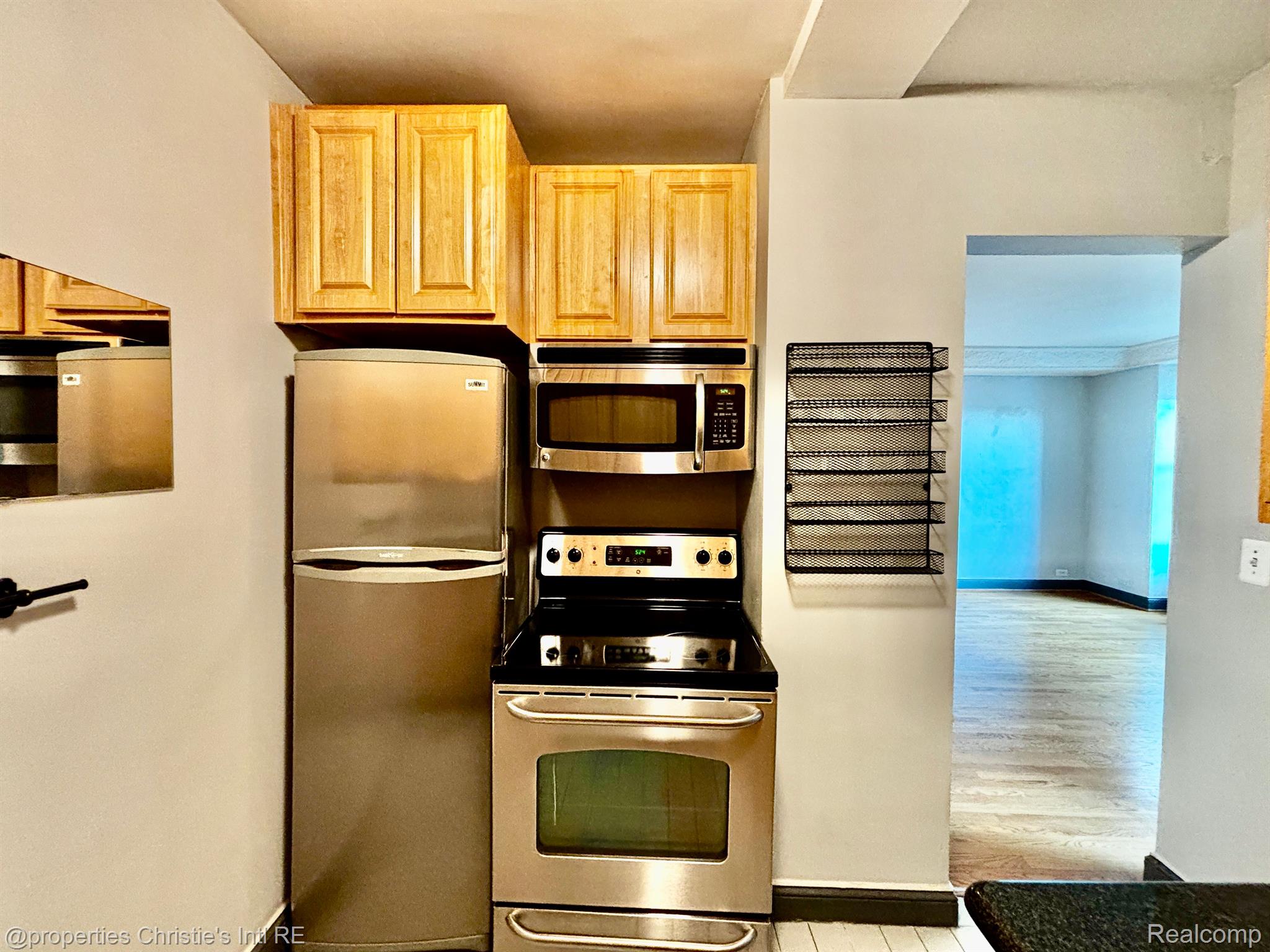 15 E KIRBY Street 628