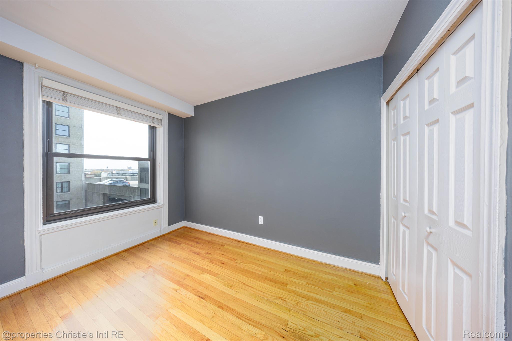 15 E KIRBY Street 628