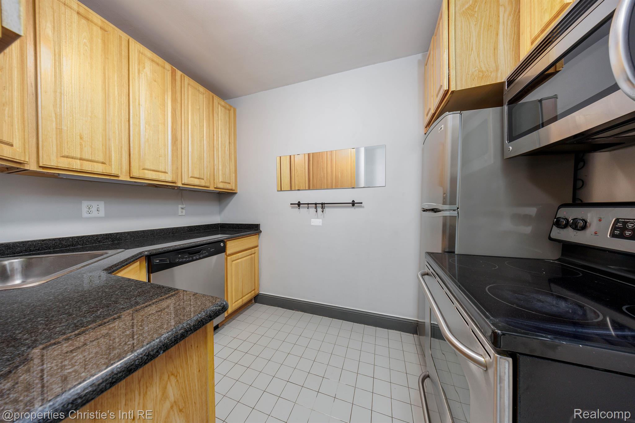 15 E KIRBY Street 628