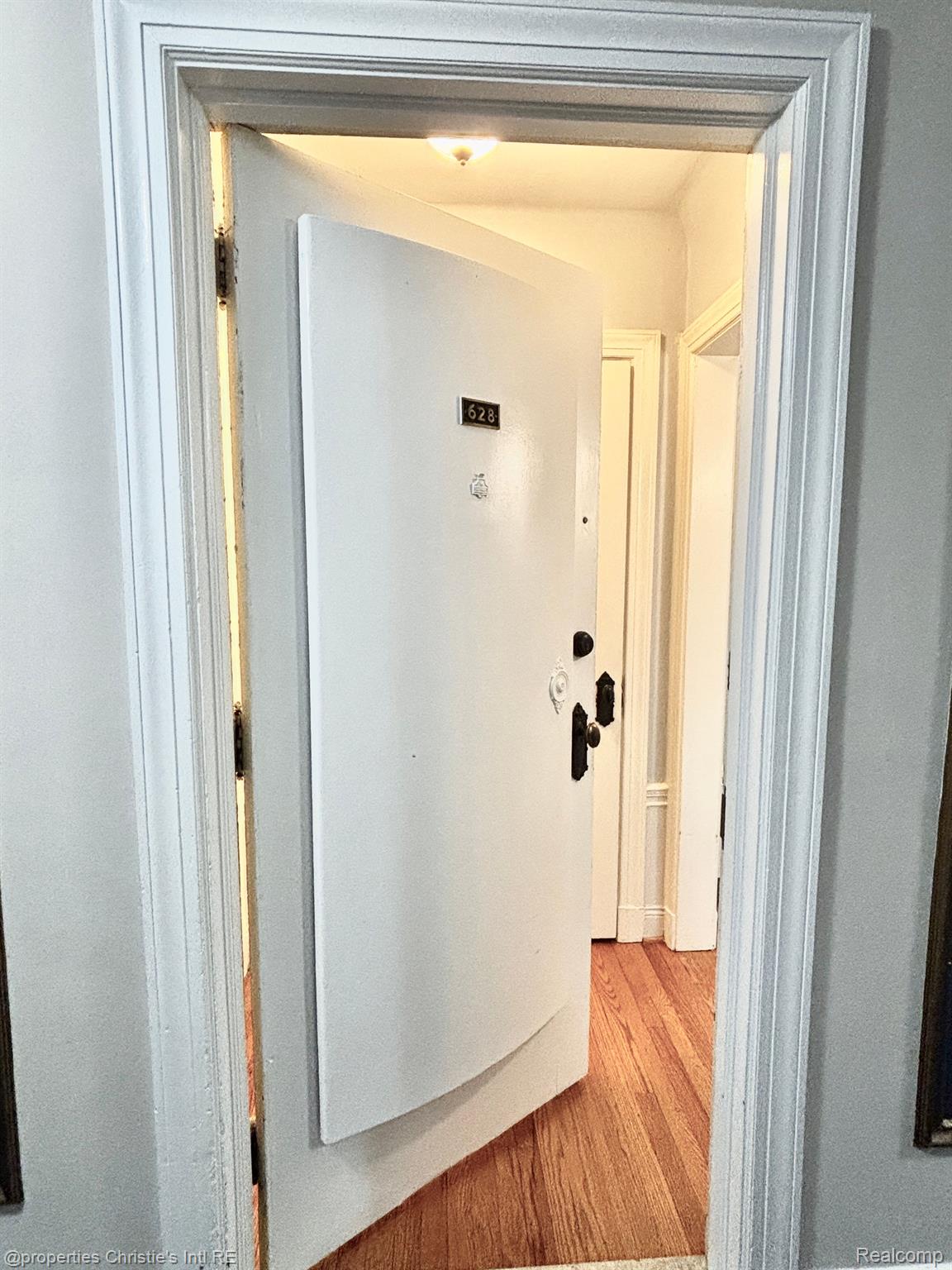 15 E KIRBY Street 628