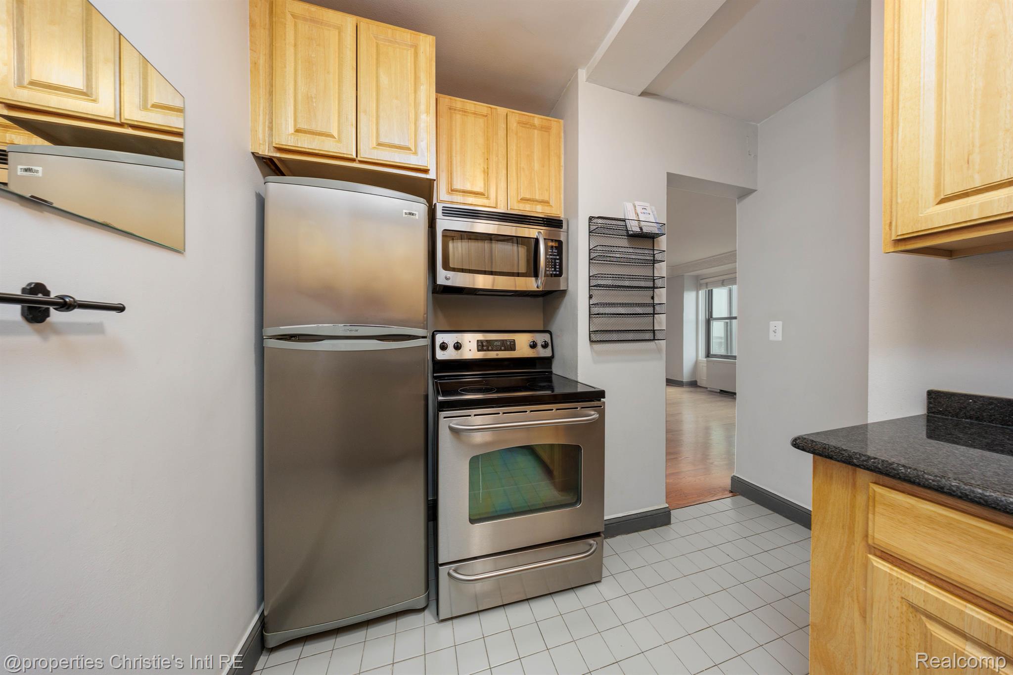 15 E KIRBY Street 628