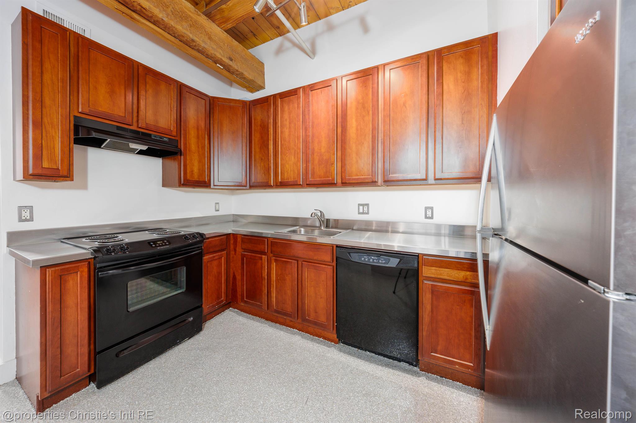 6533 E JEFFERSON Avenue 327