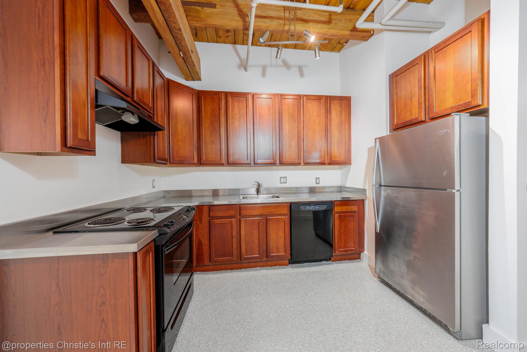 6533 E JEFFERSON Avenue 327