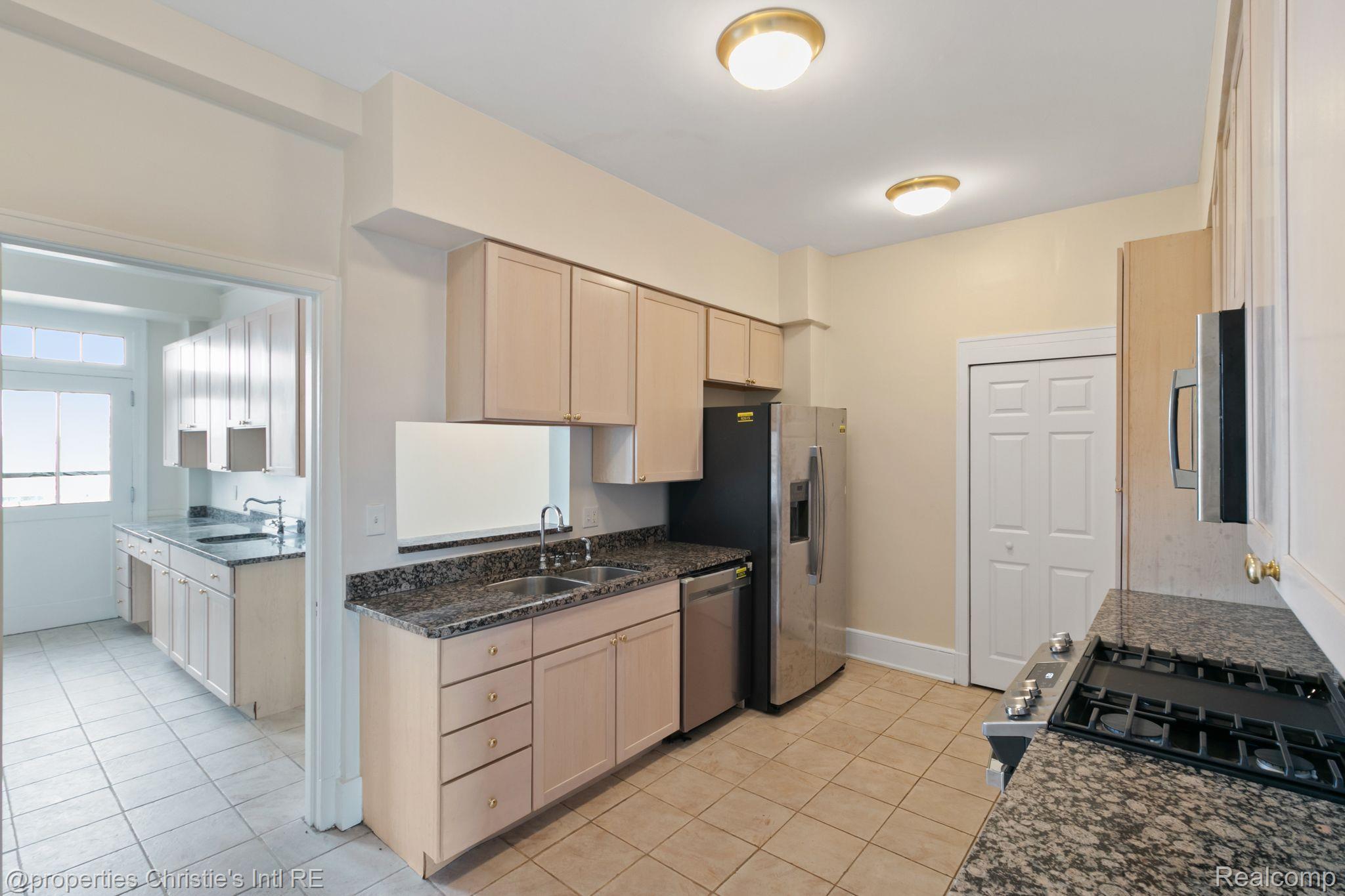 2900 E Jefferson Avenue C3