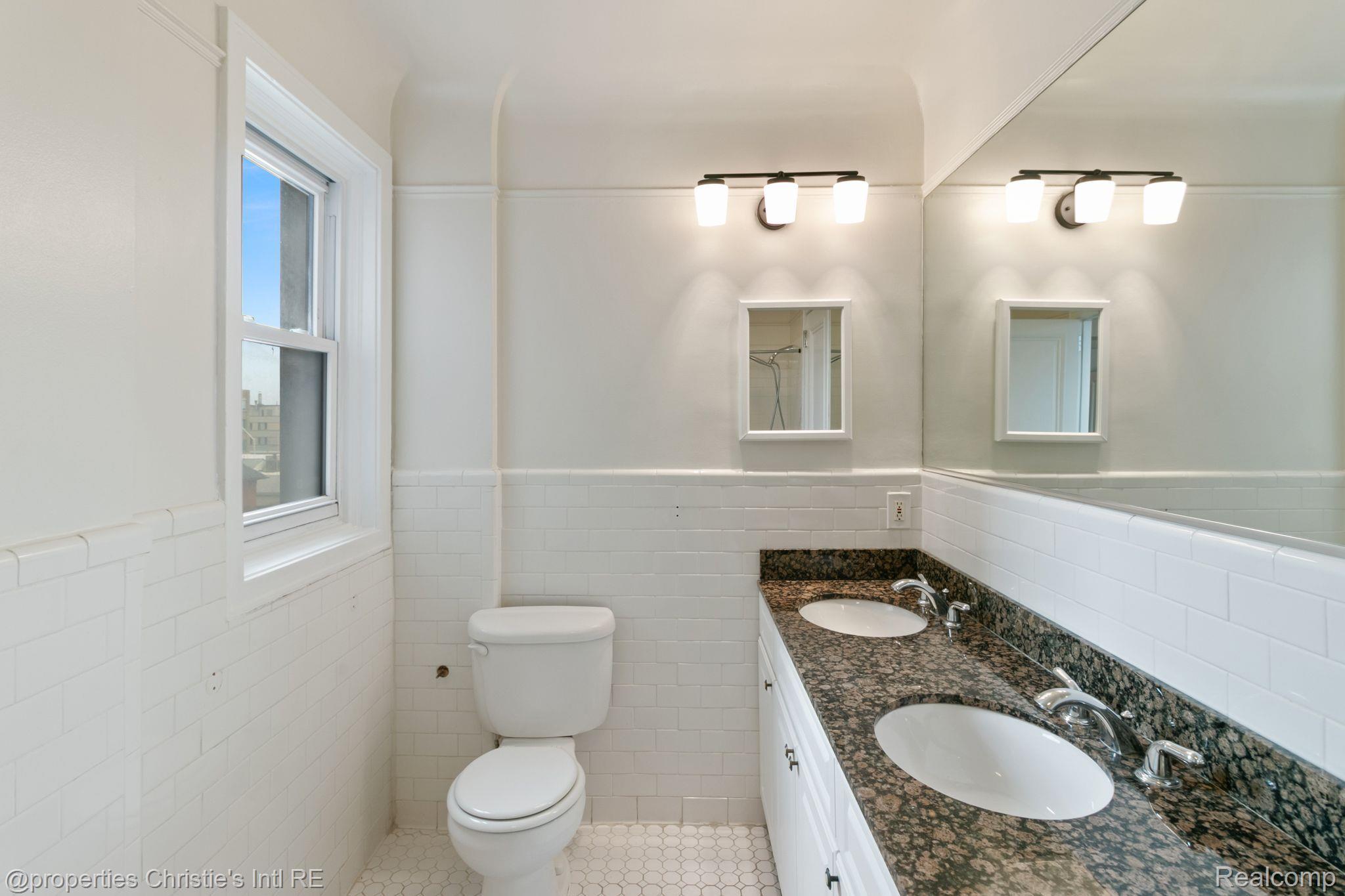2900 E Jefferson Avenue C3