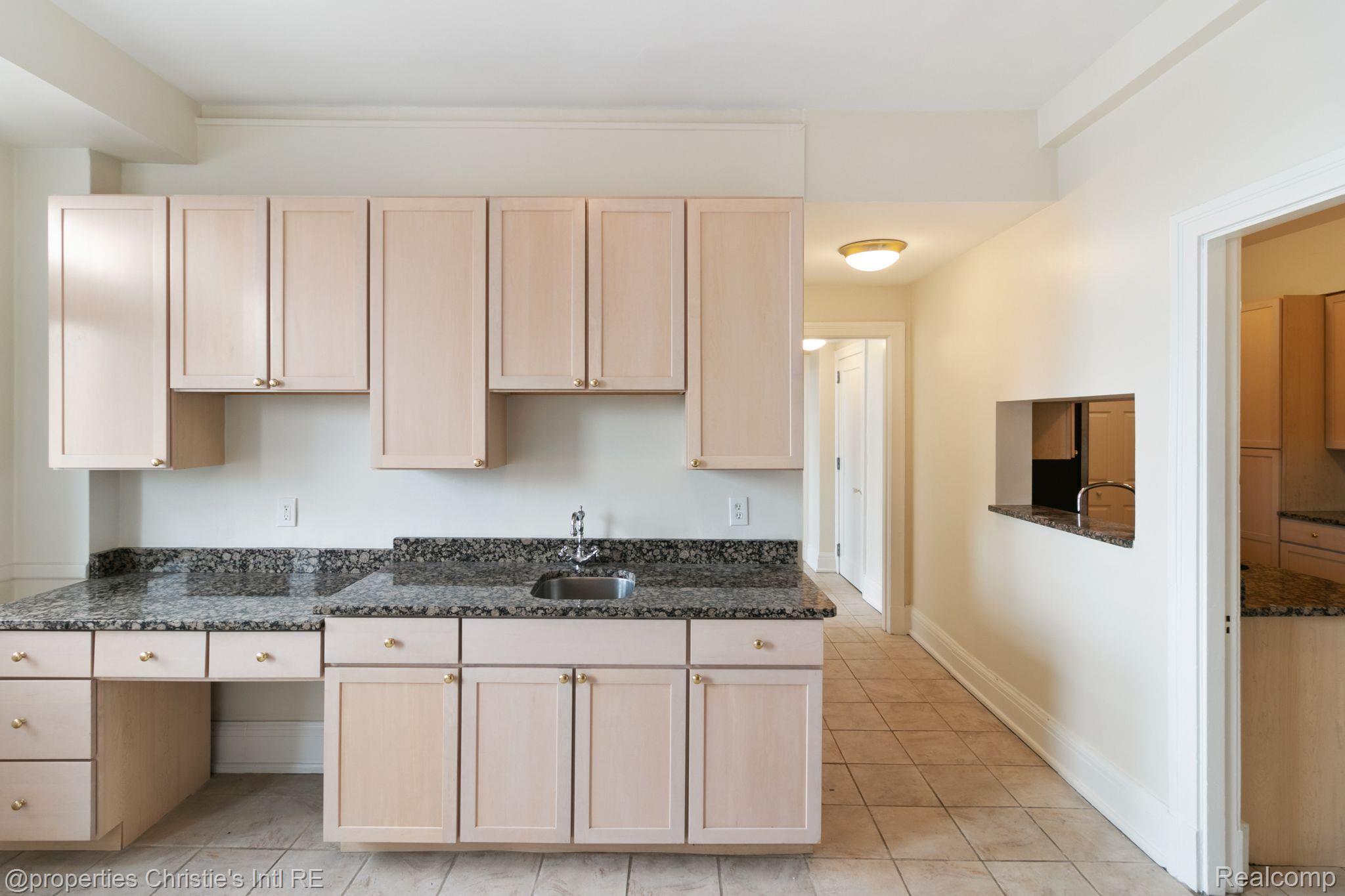2900 E Jefferson Avenue C3