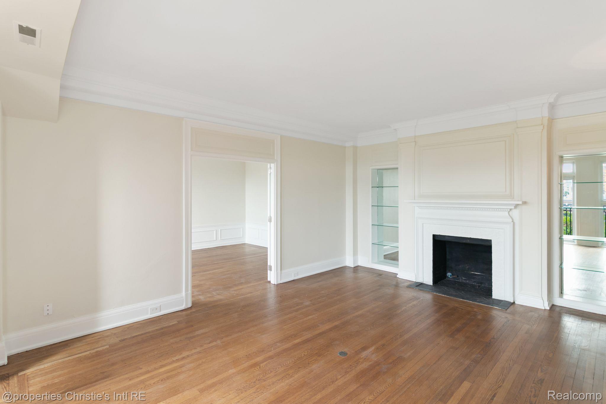 2900 E Jefferson Avenue C3