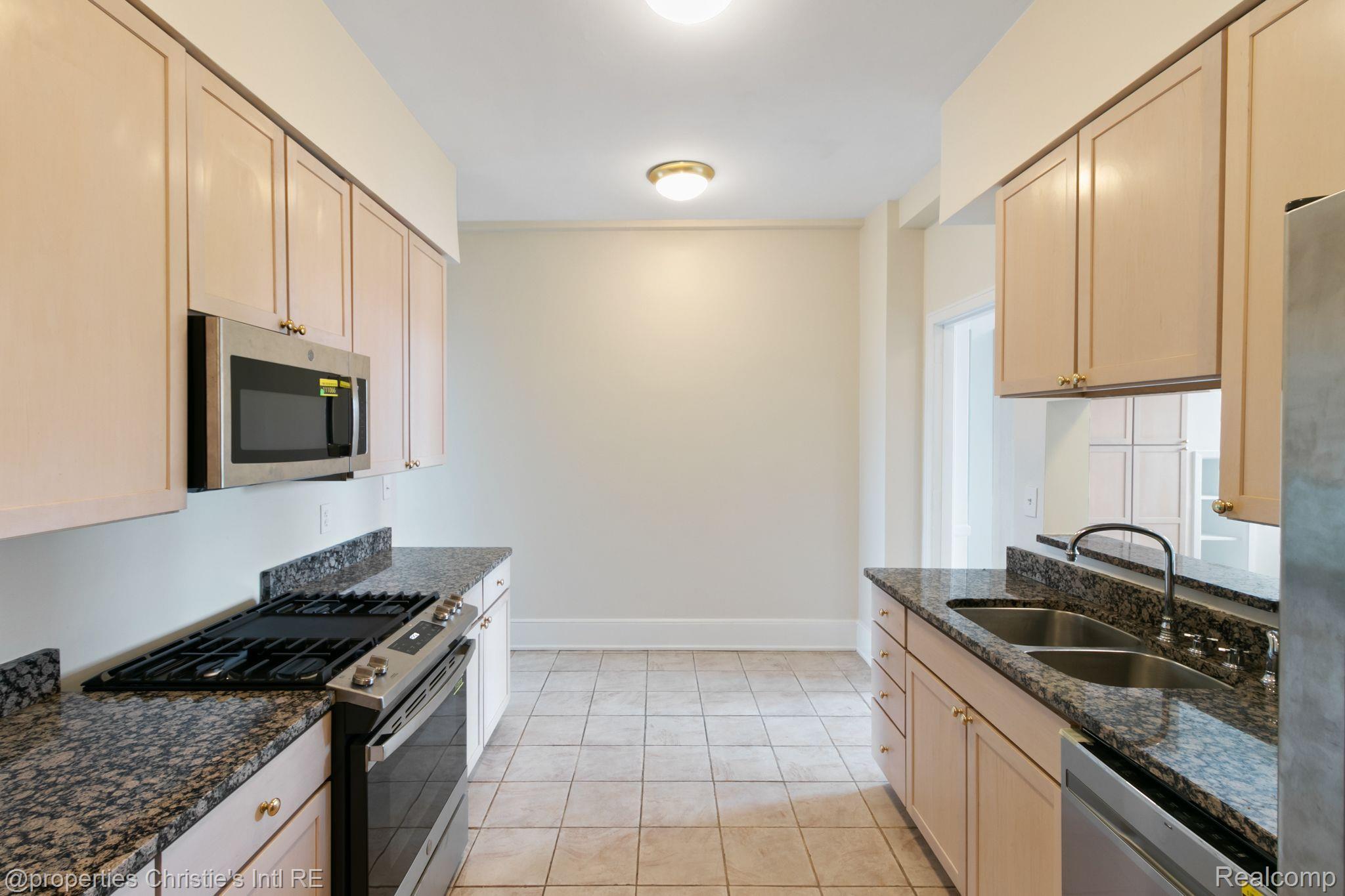 2900 E Jefferson Avenue C3