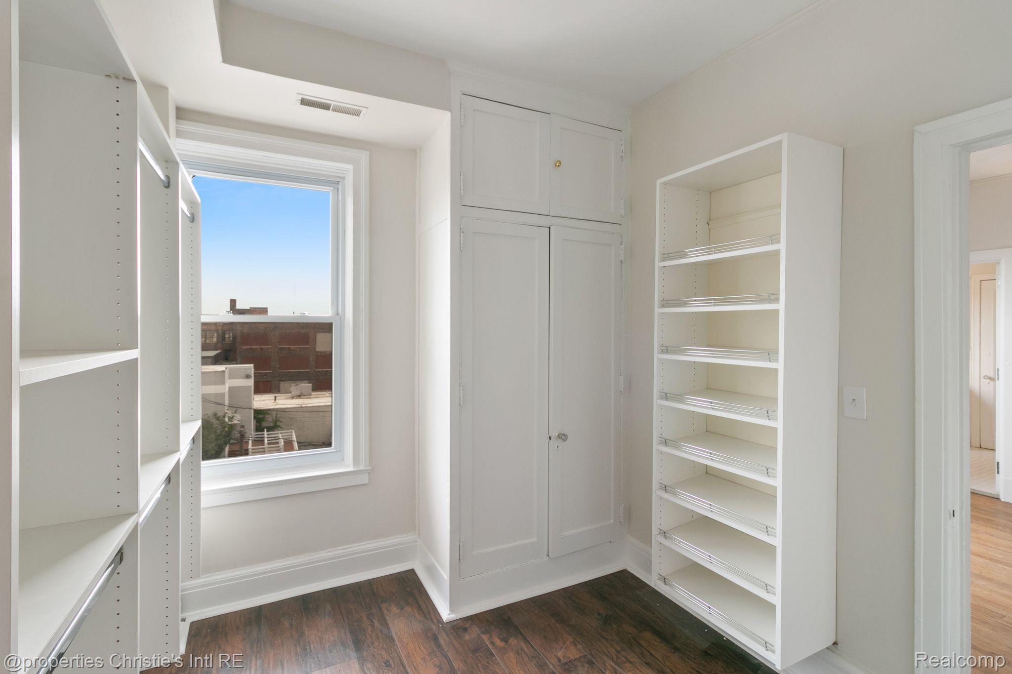 2900 E Jefferson Avenue C3