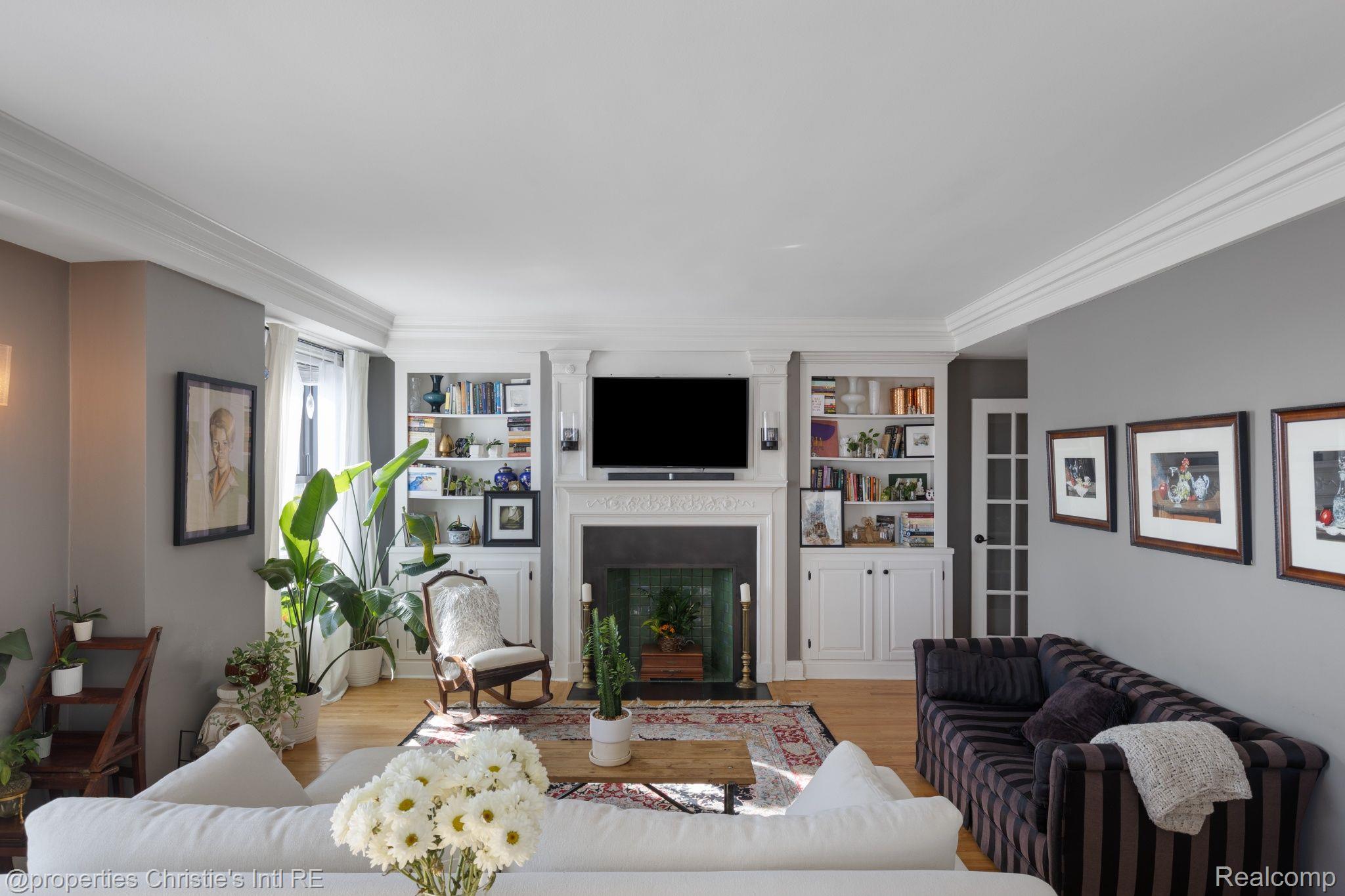 15 E KIRBY Street 710