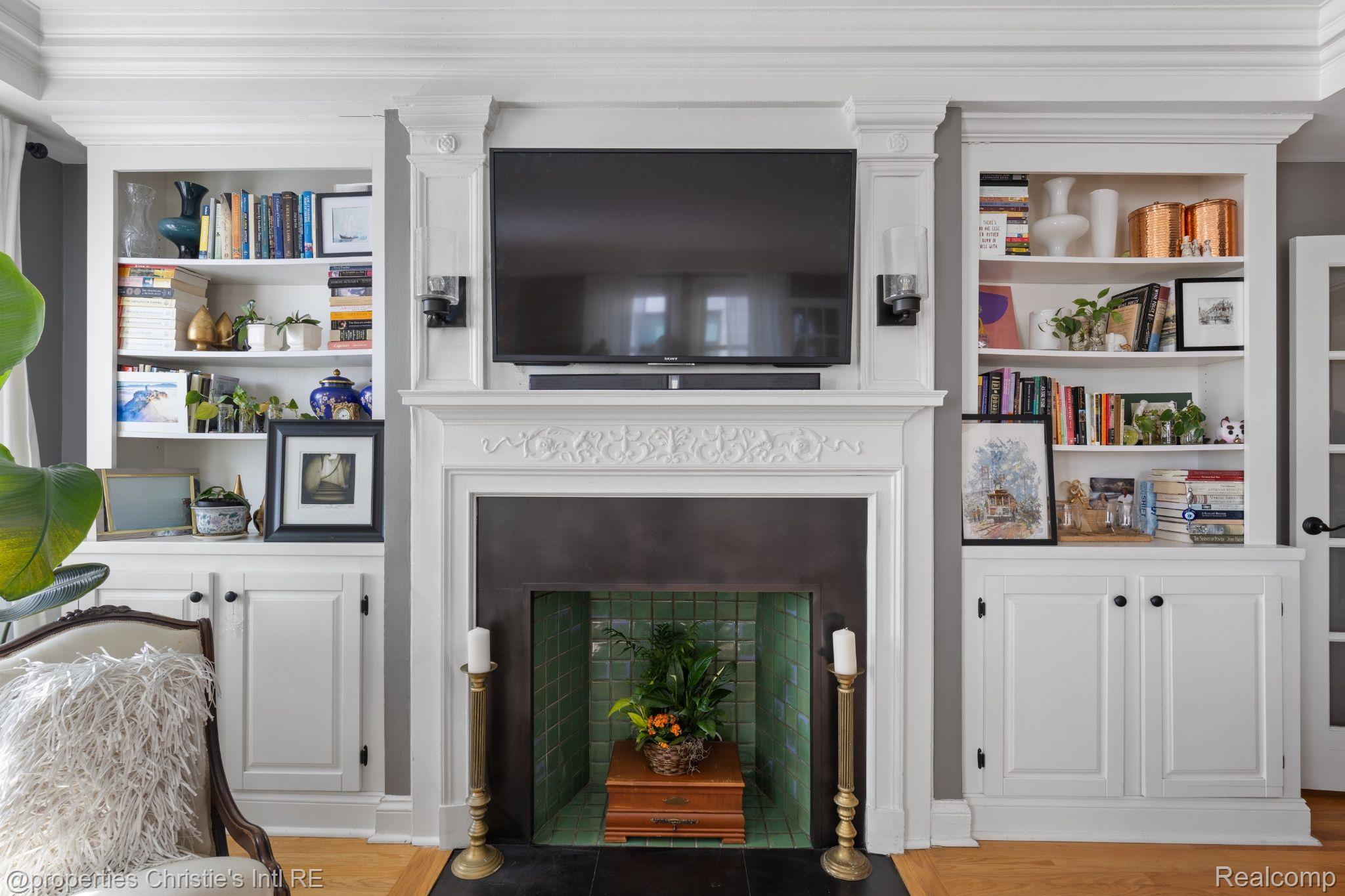 15 E KIRBY Street 710