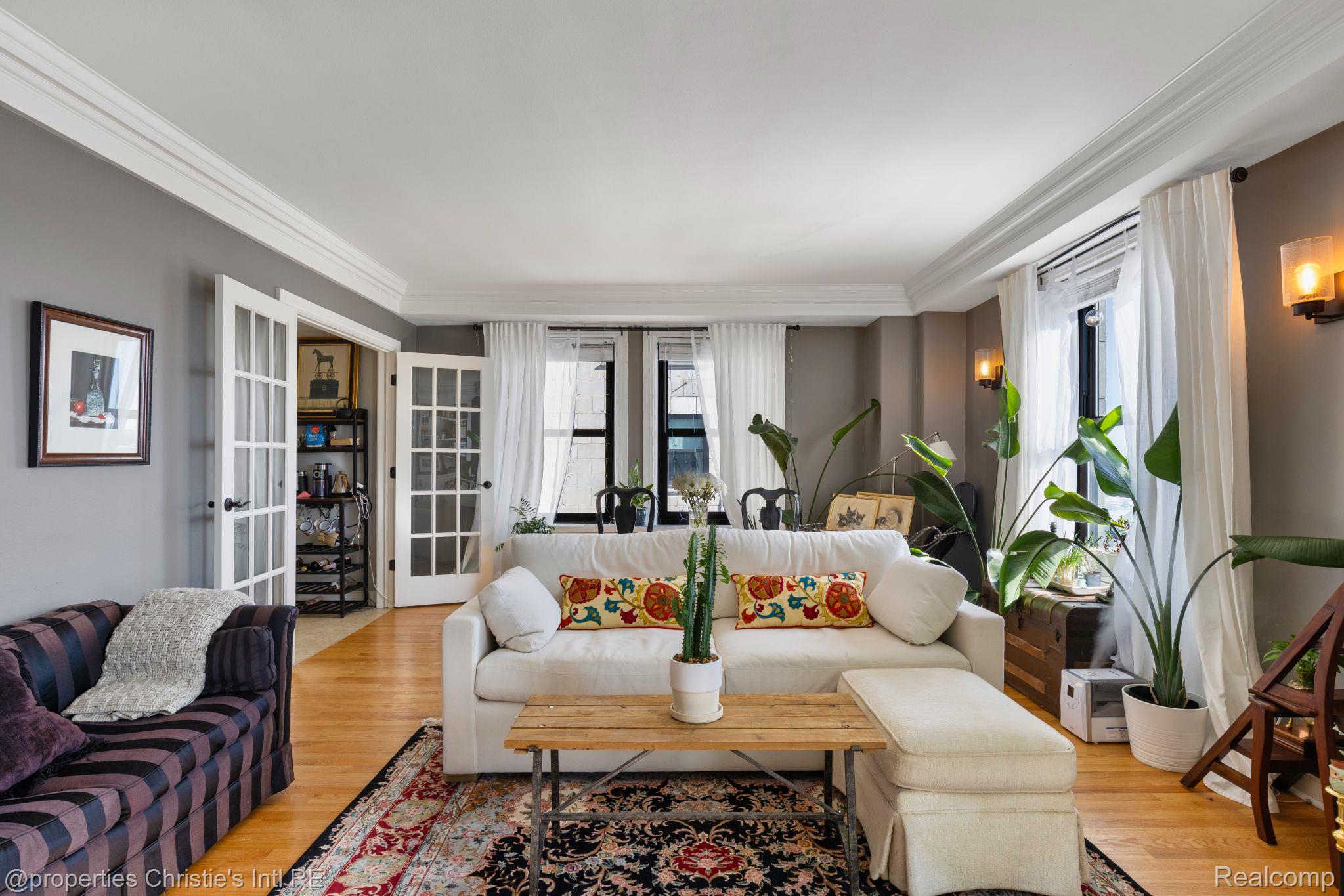15 E KIRBY Street 710