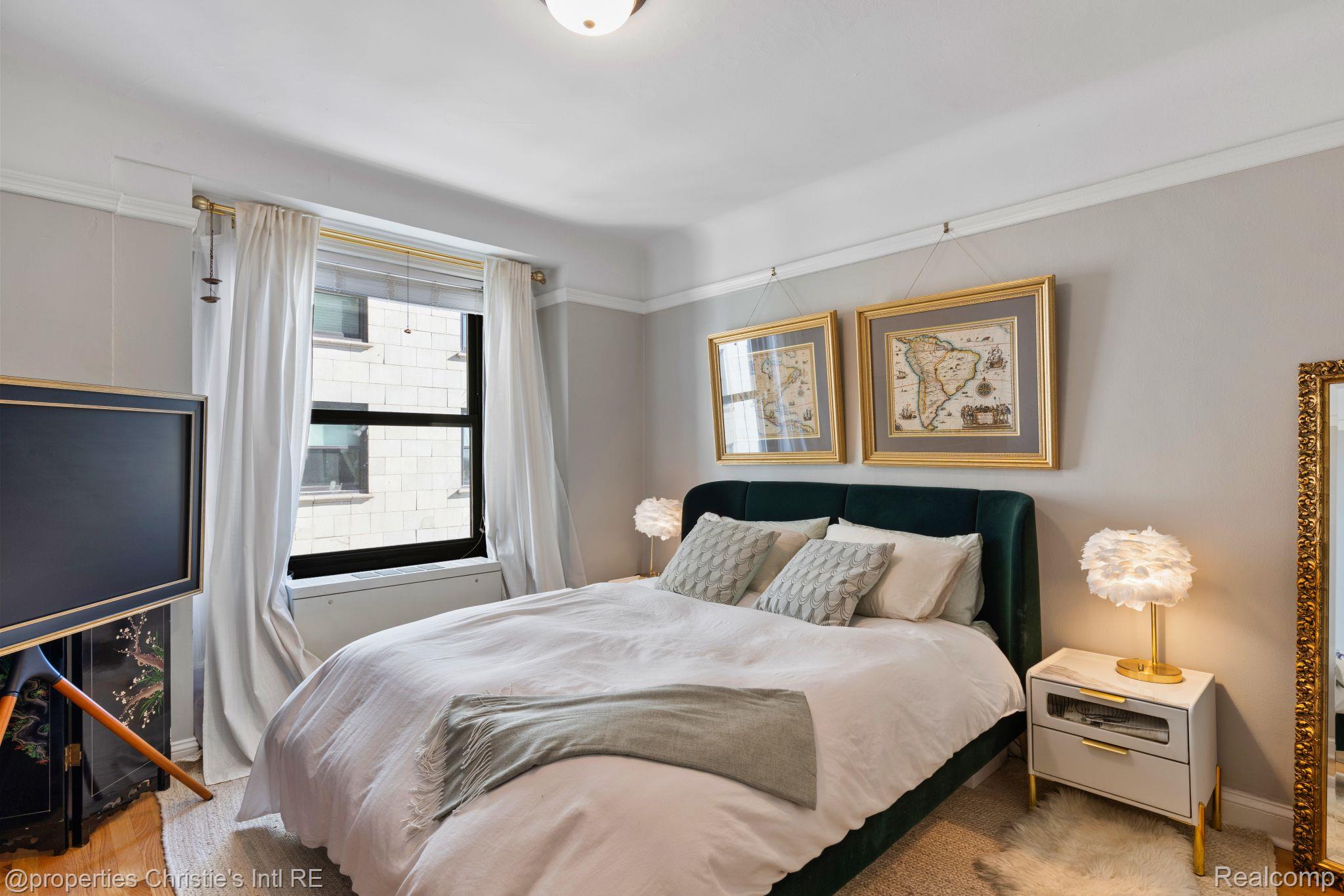 15 E KIRBY Street 710
