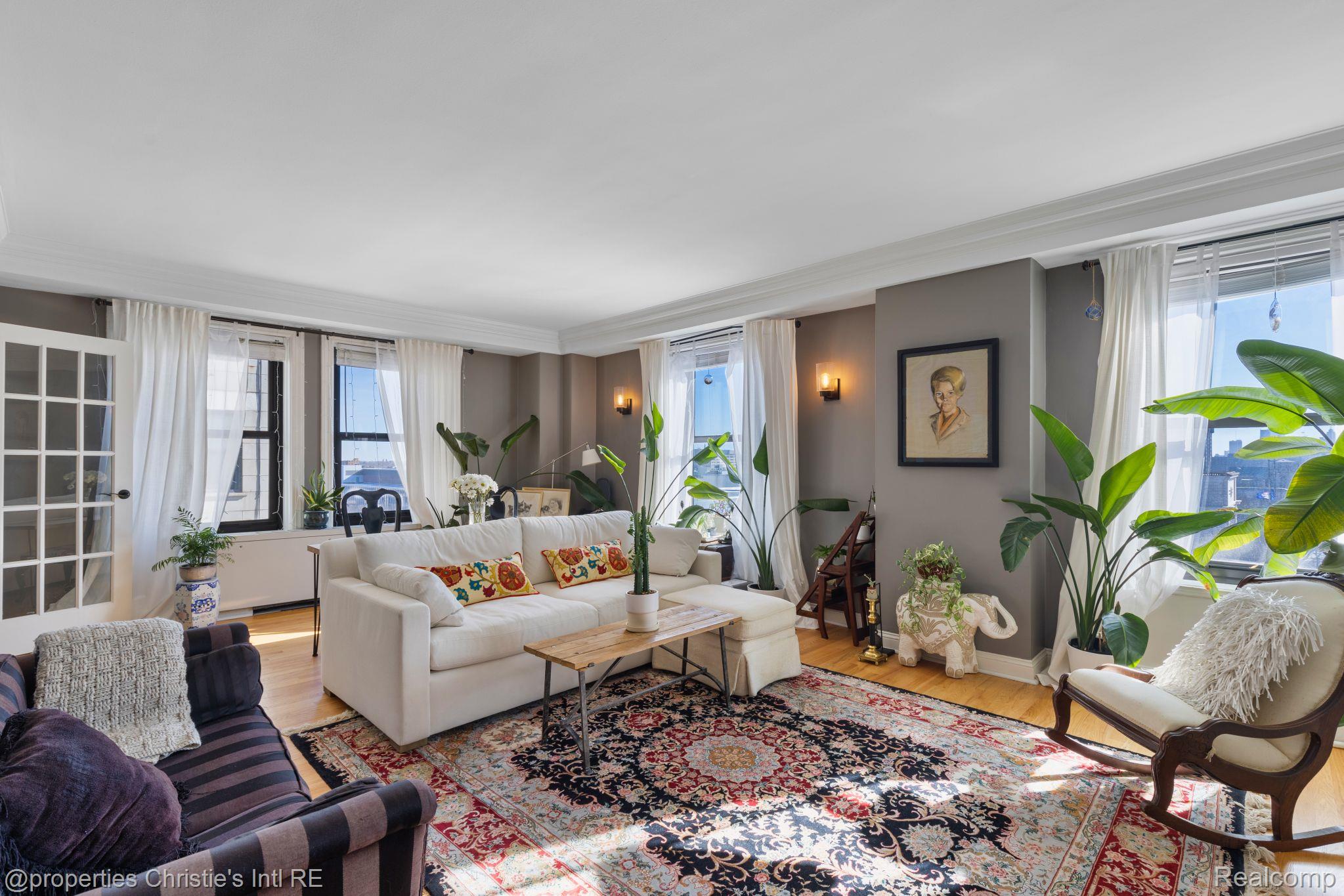 15 E KIRBY Street 710