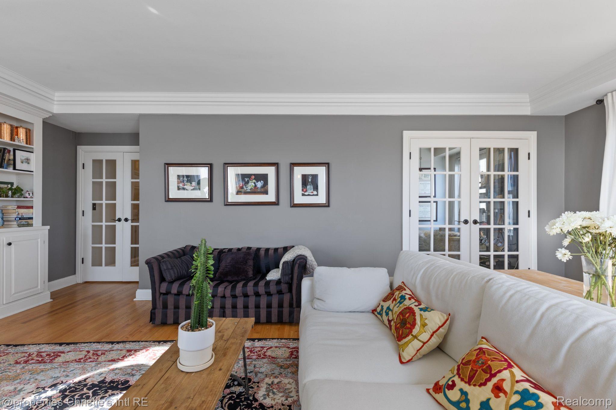 15 E KIRBY Street 710
