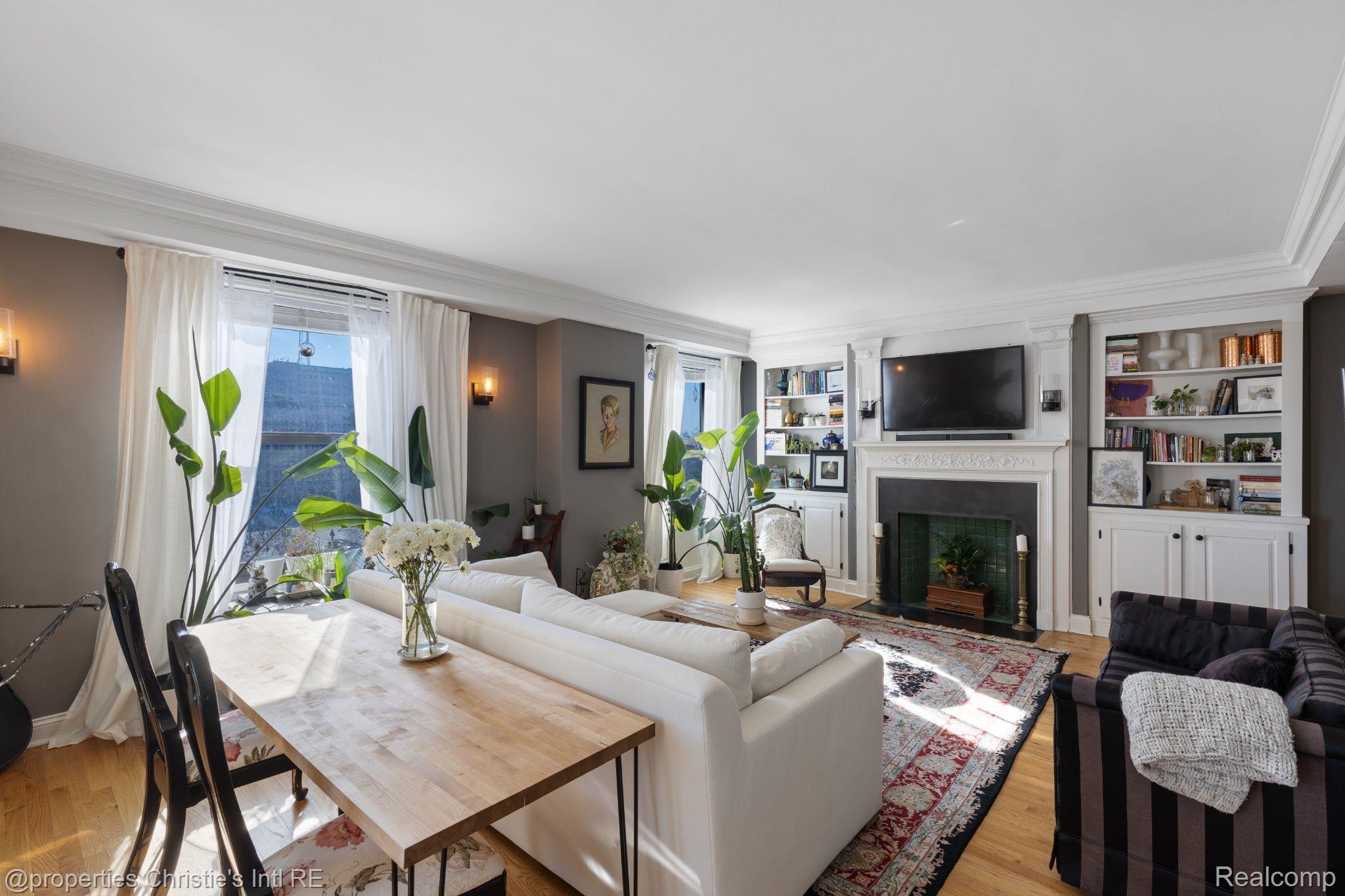 15 E KIRBY Street 710