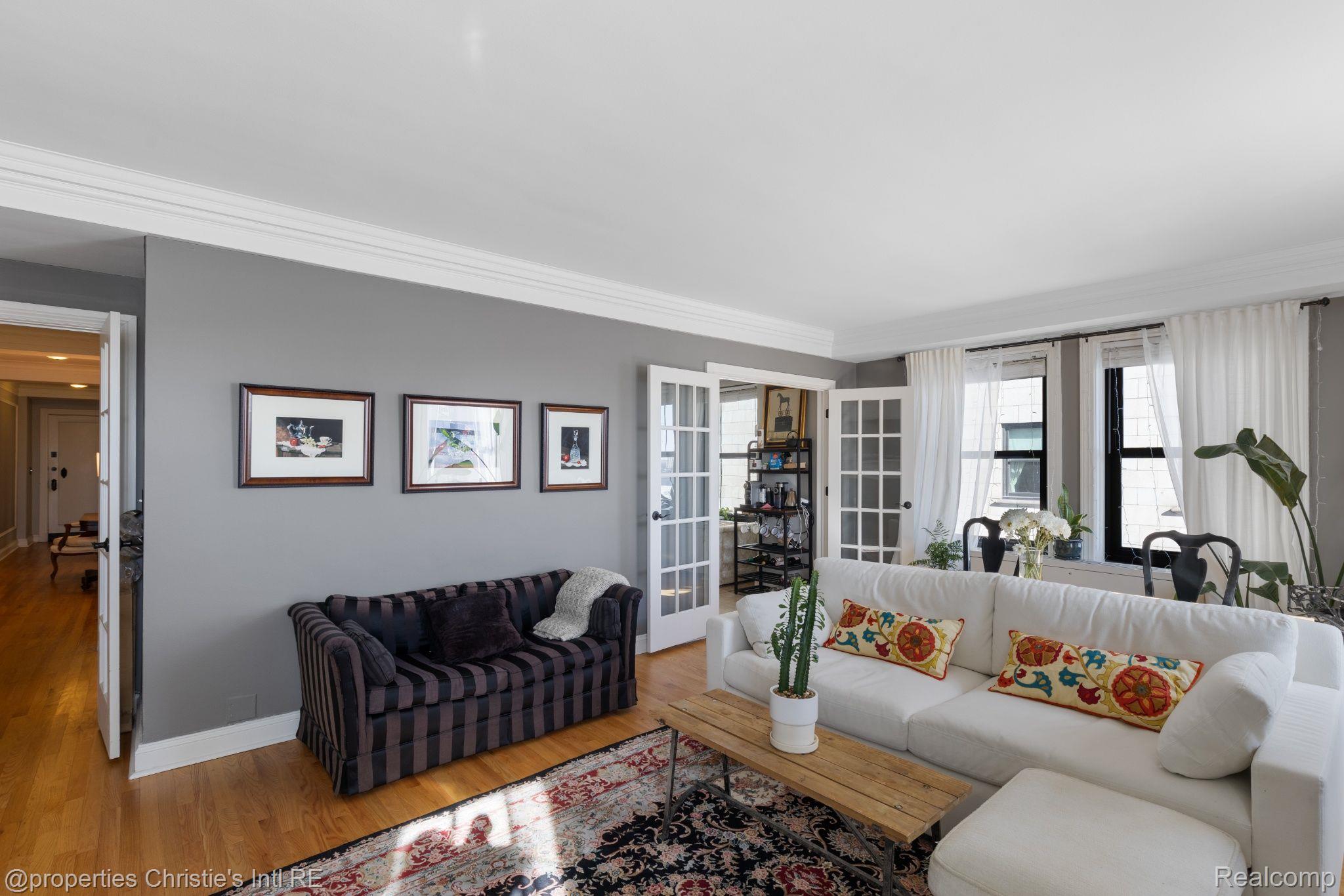 15 E KIRBY Street 710