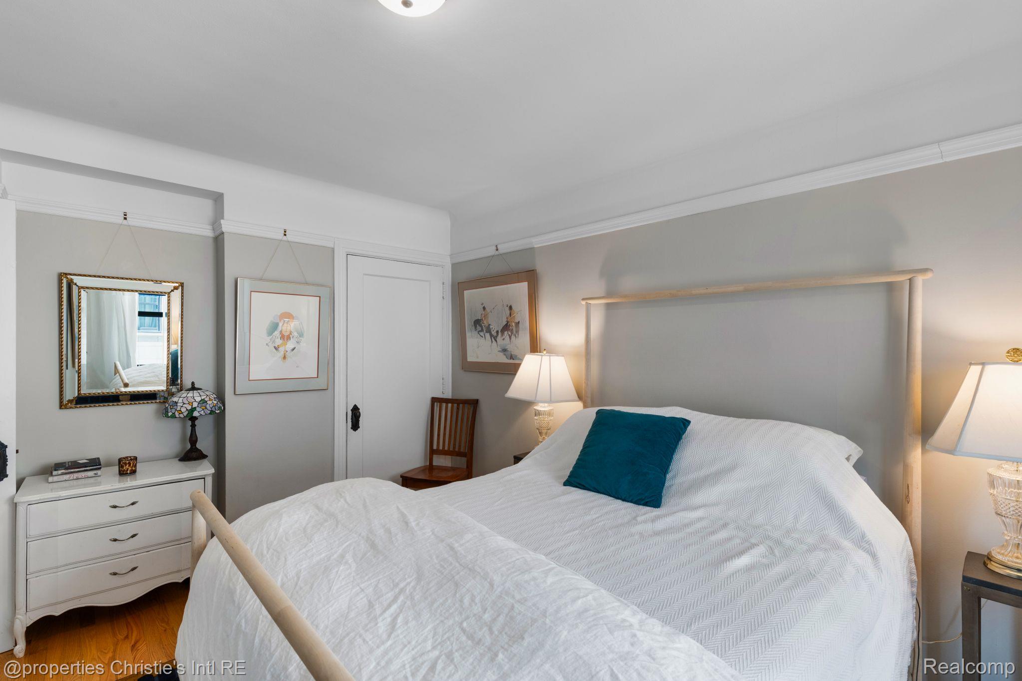 15 E KIRBY Street 710