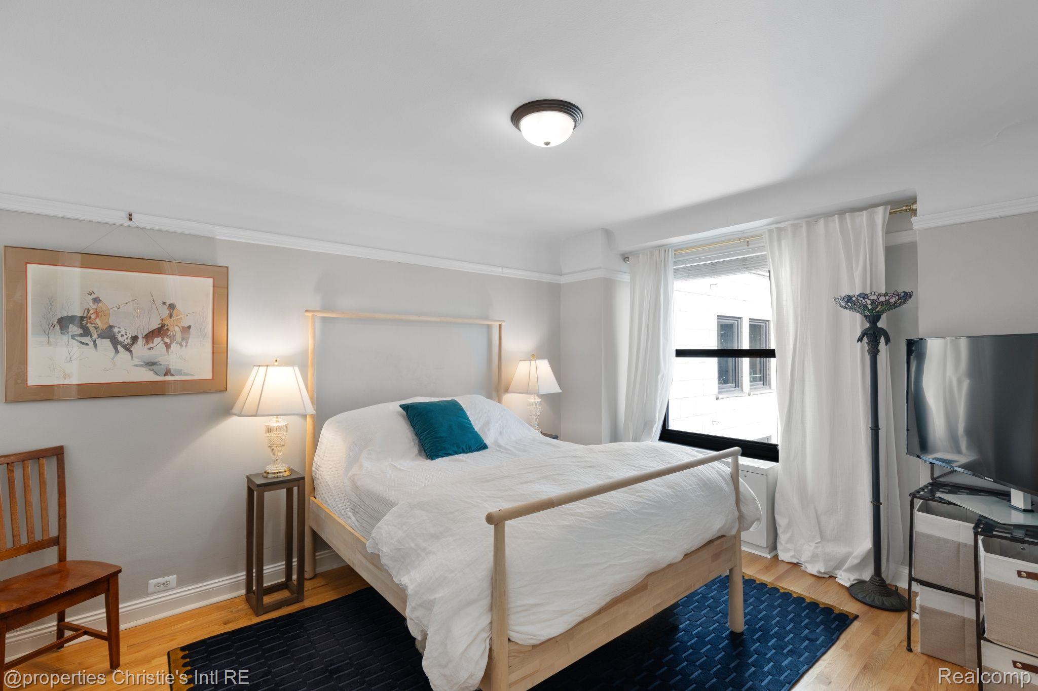 15 E KIRBY Street 710