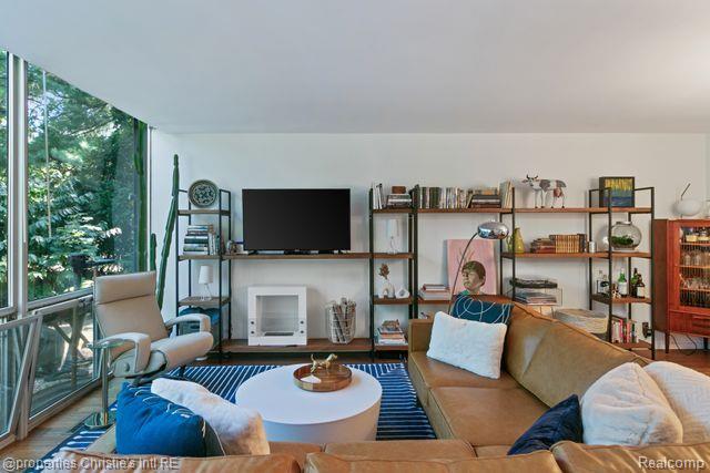 1418 Joliet Place