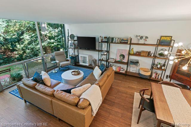 1418 Joliet Place