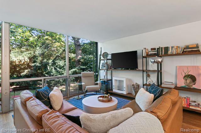 1418 Joliet Place