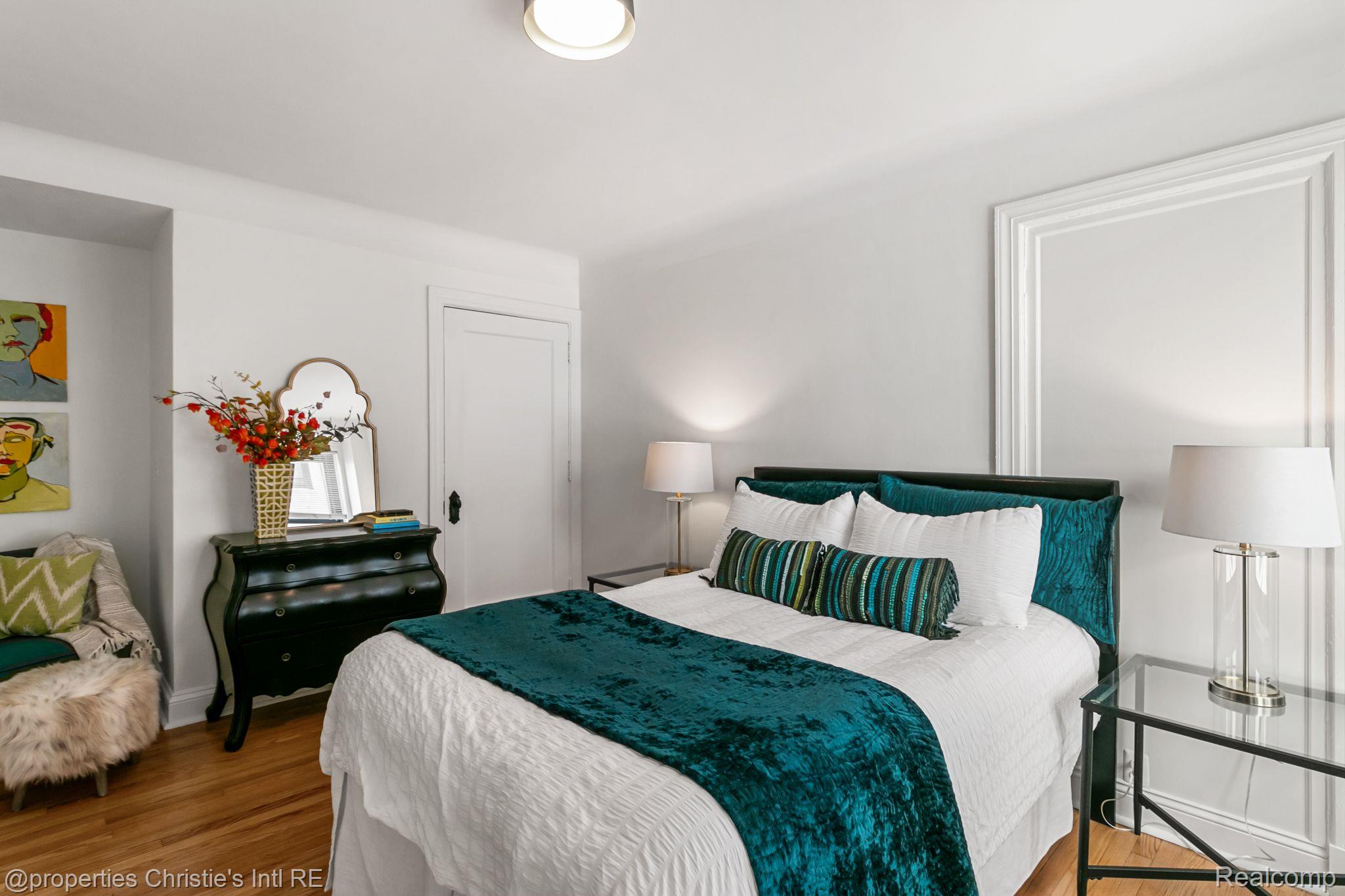 15 E KIRBY Street 914