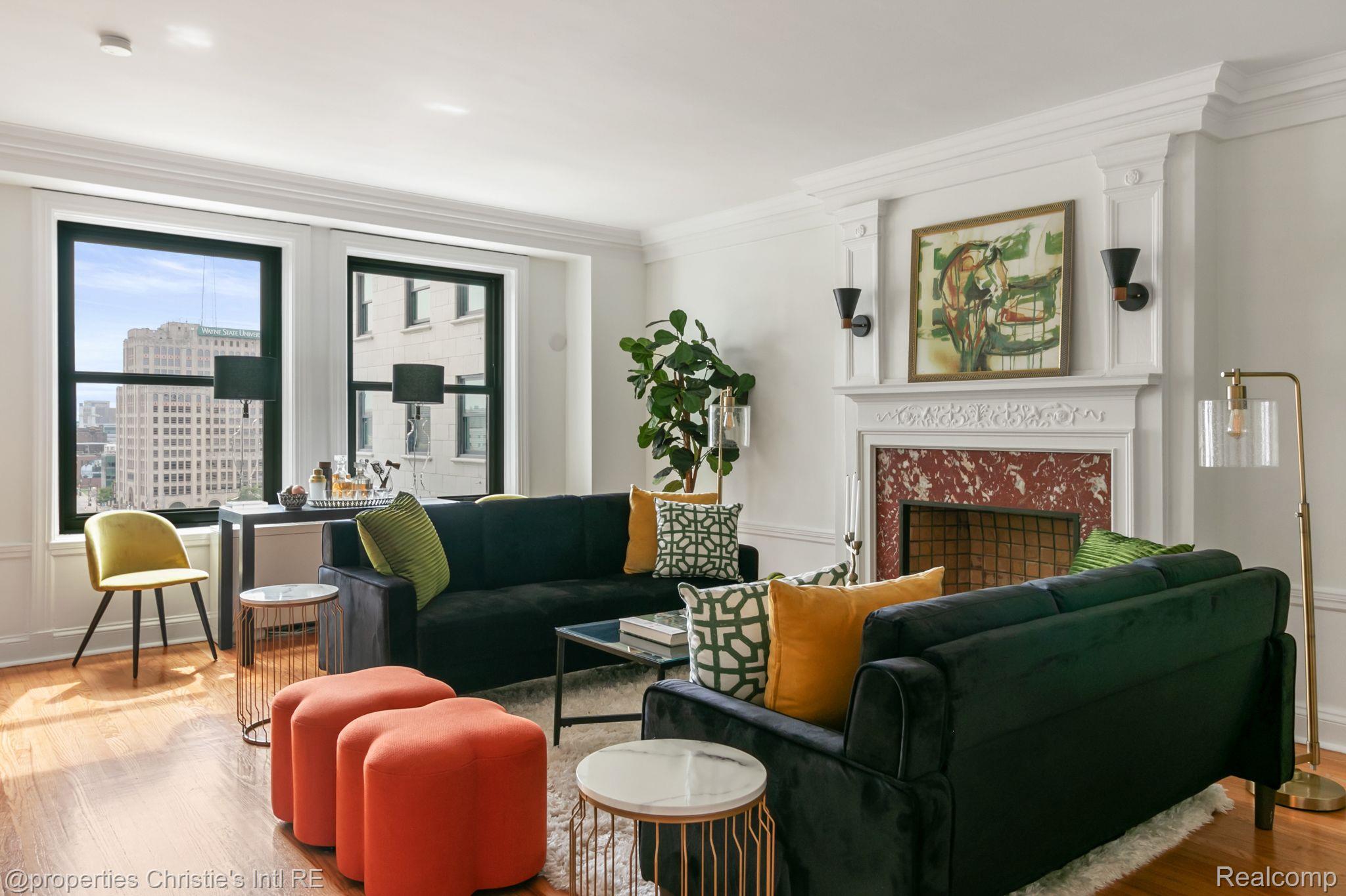 15 E KIRBY Street 914