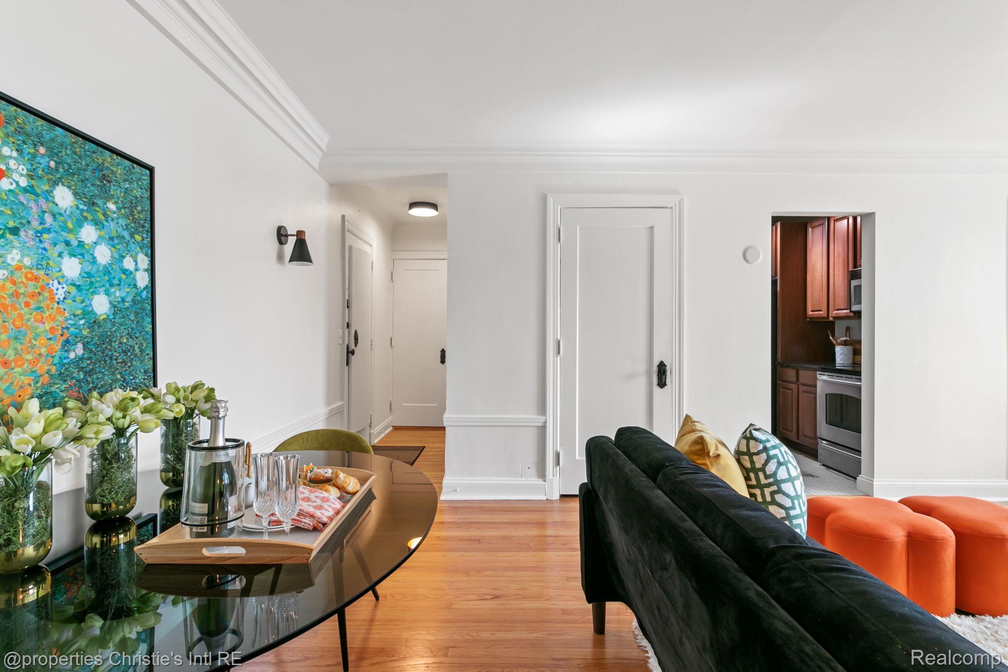 15 E KIRBY Street 914