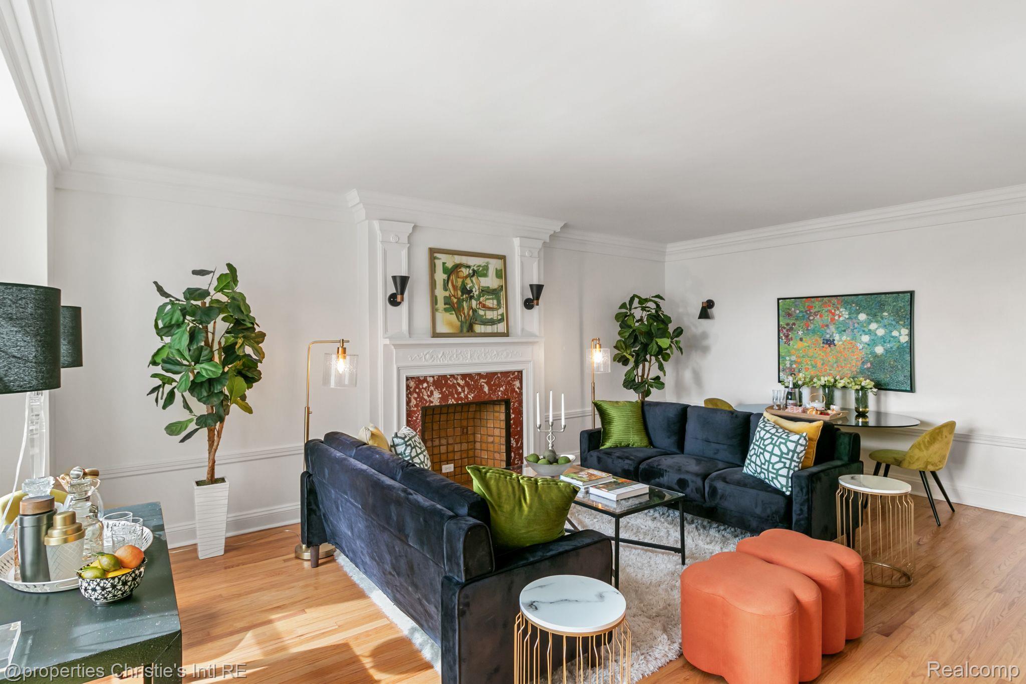 15 E KIRBY Street 914